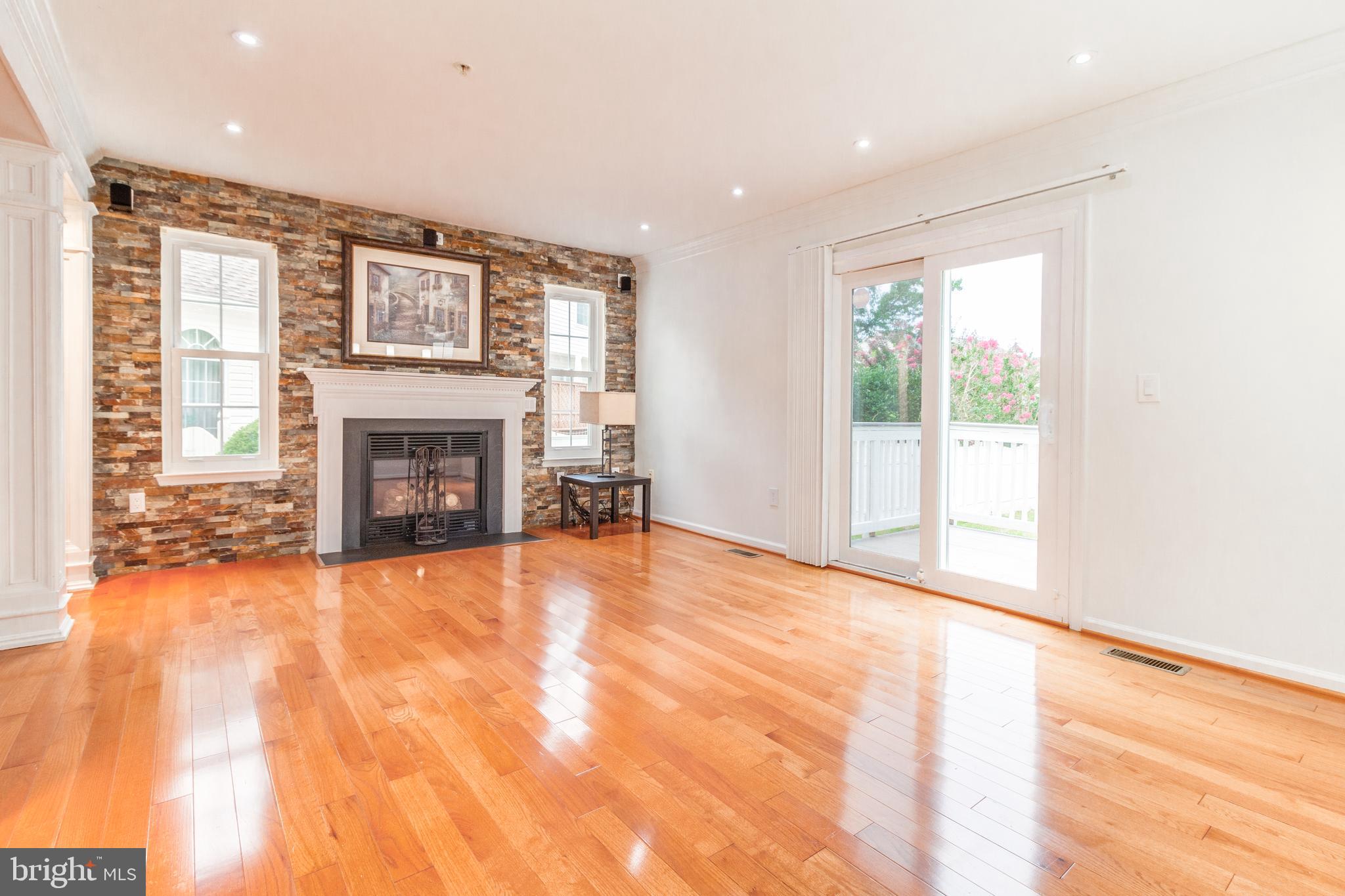 AUTUMN GROVE - Residential