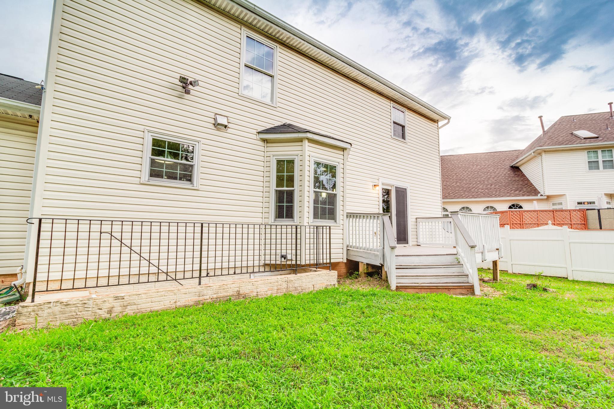 AUTUMN GROVE - Residential