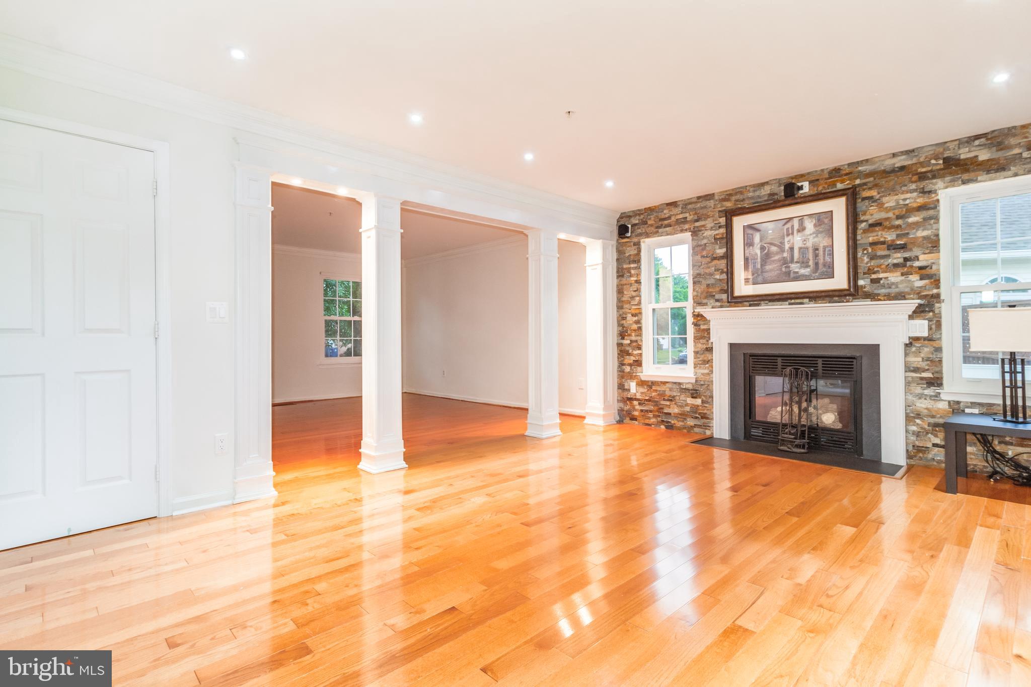 AUTUMN GROVE - Residential