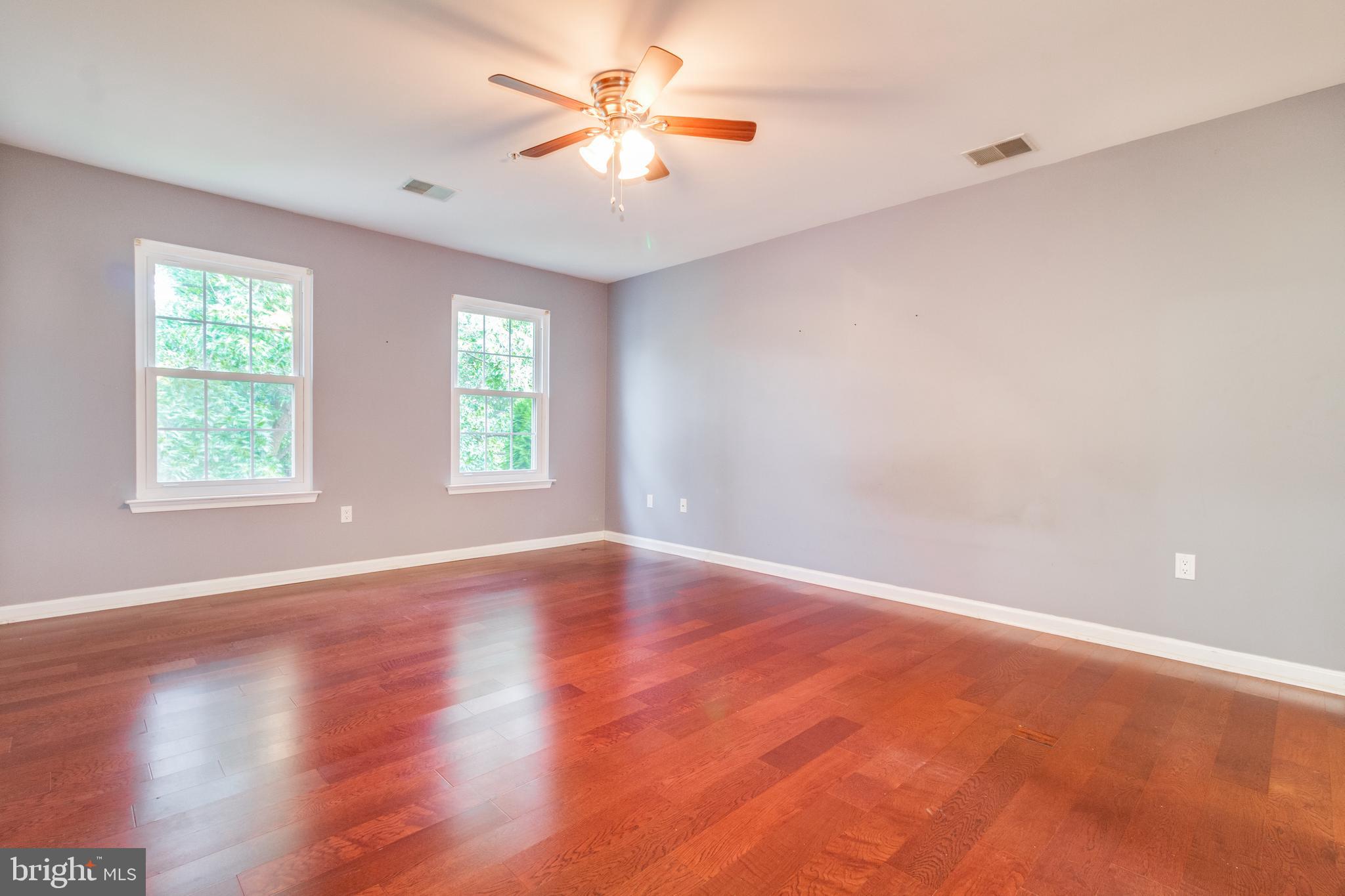 AUTUMN GROVE - Residential