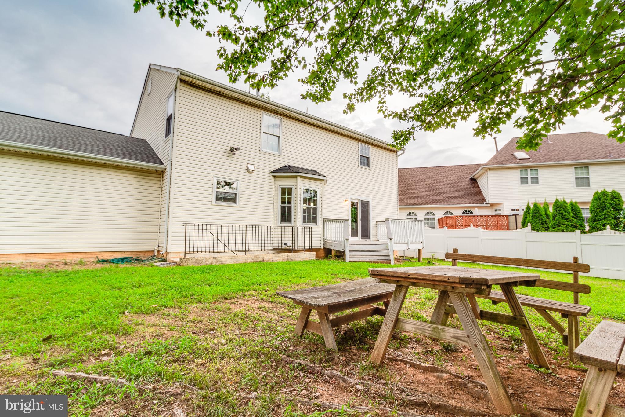 AUTUMN GROVE - Residential