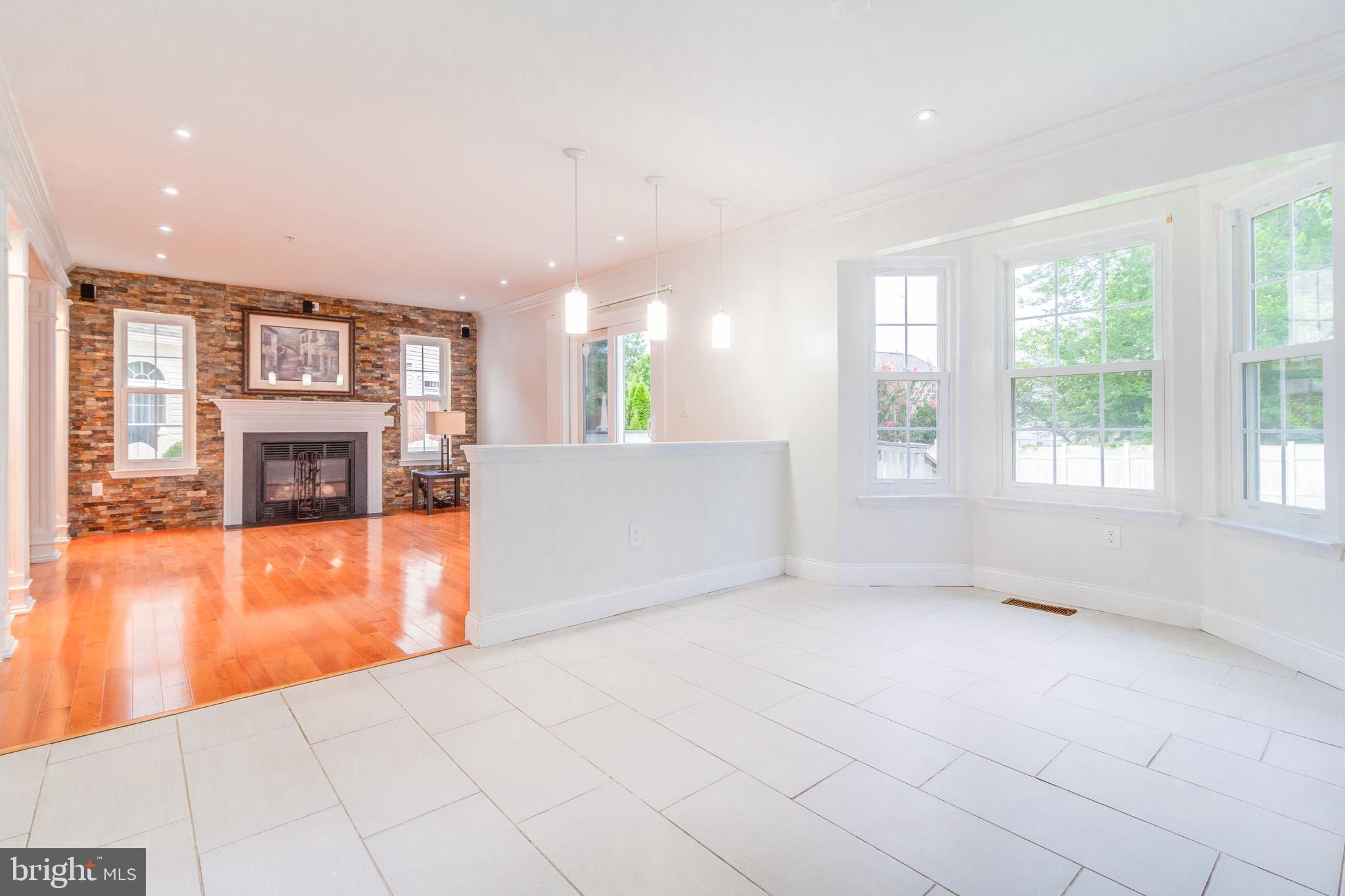 AUTUMN GROVE - Residential