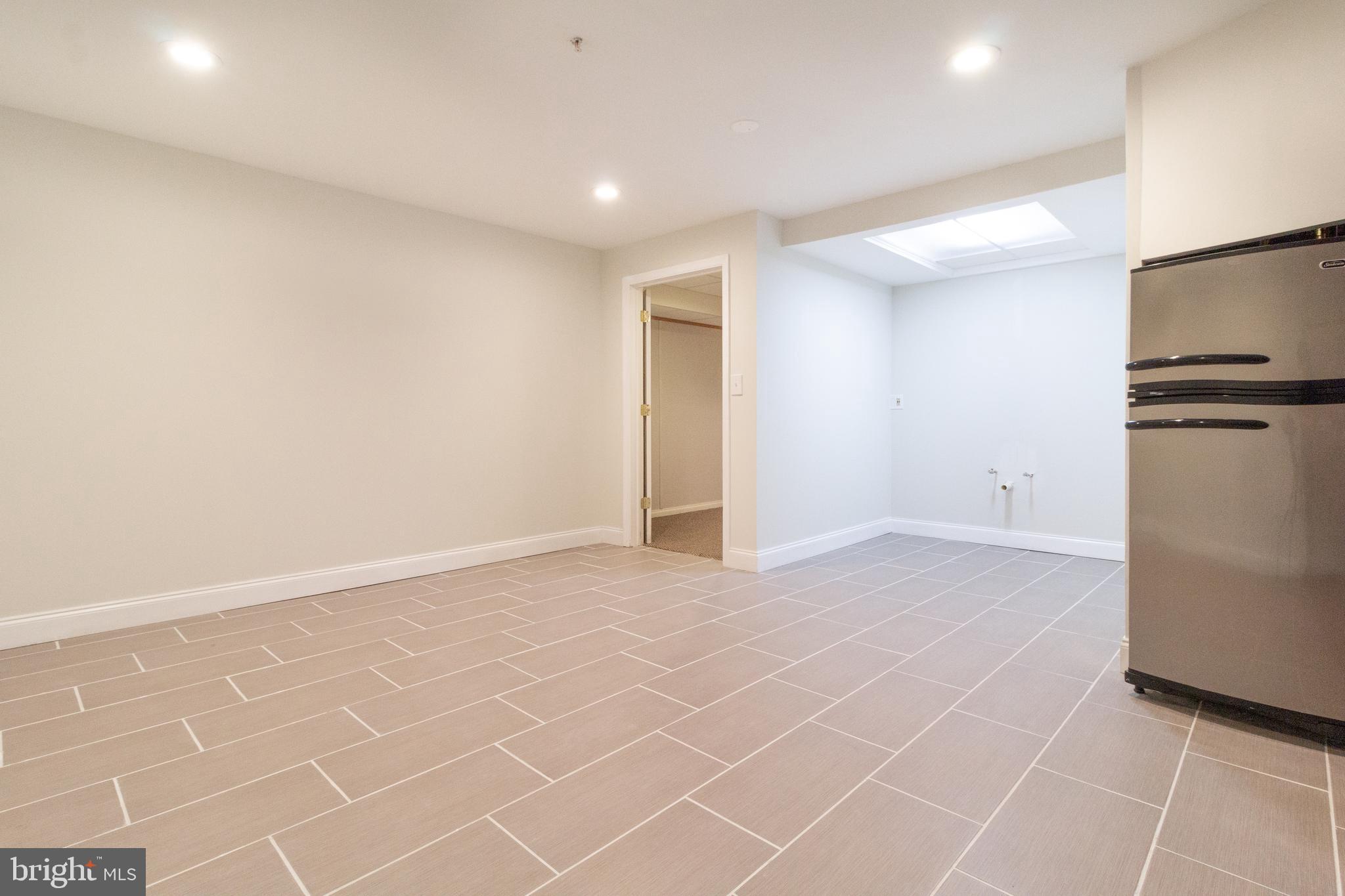 AUTUMN GROVE - Residential