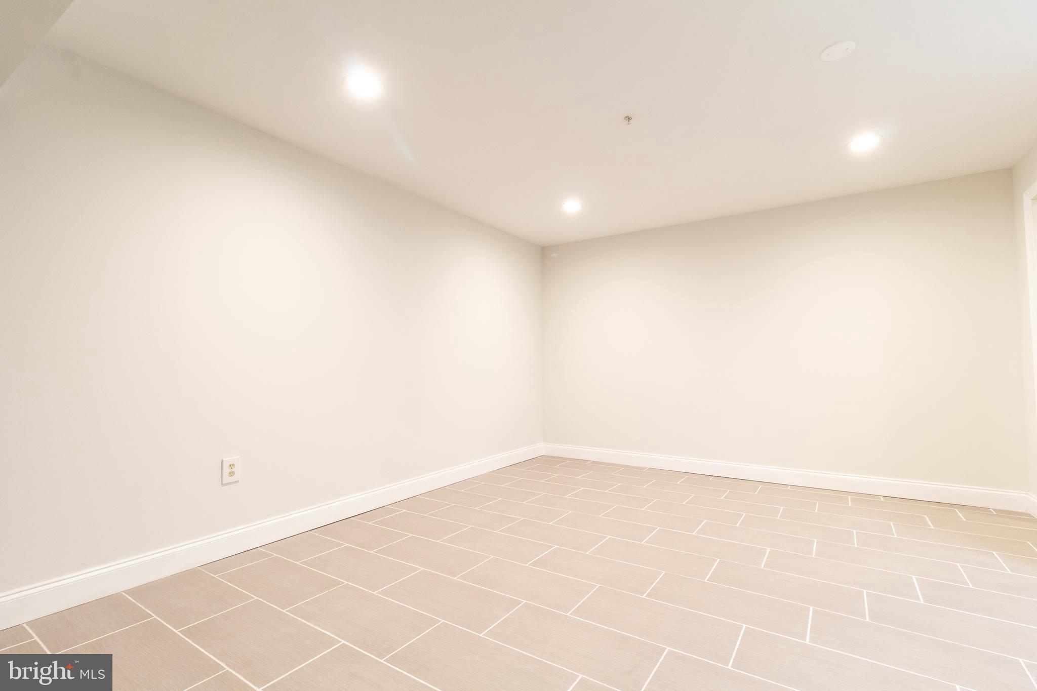 AUTUMN GROVE - Residential