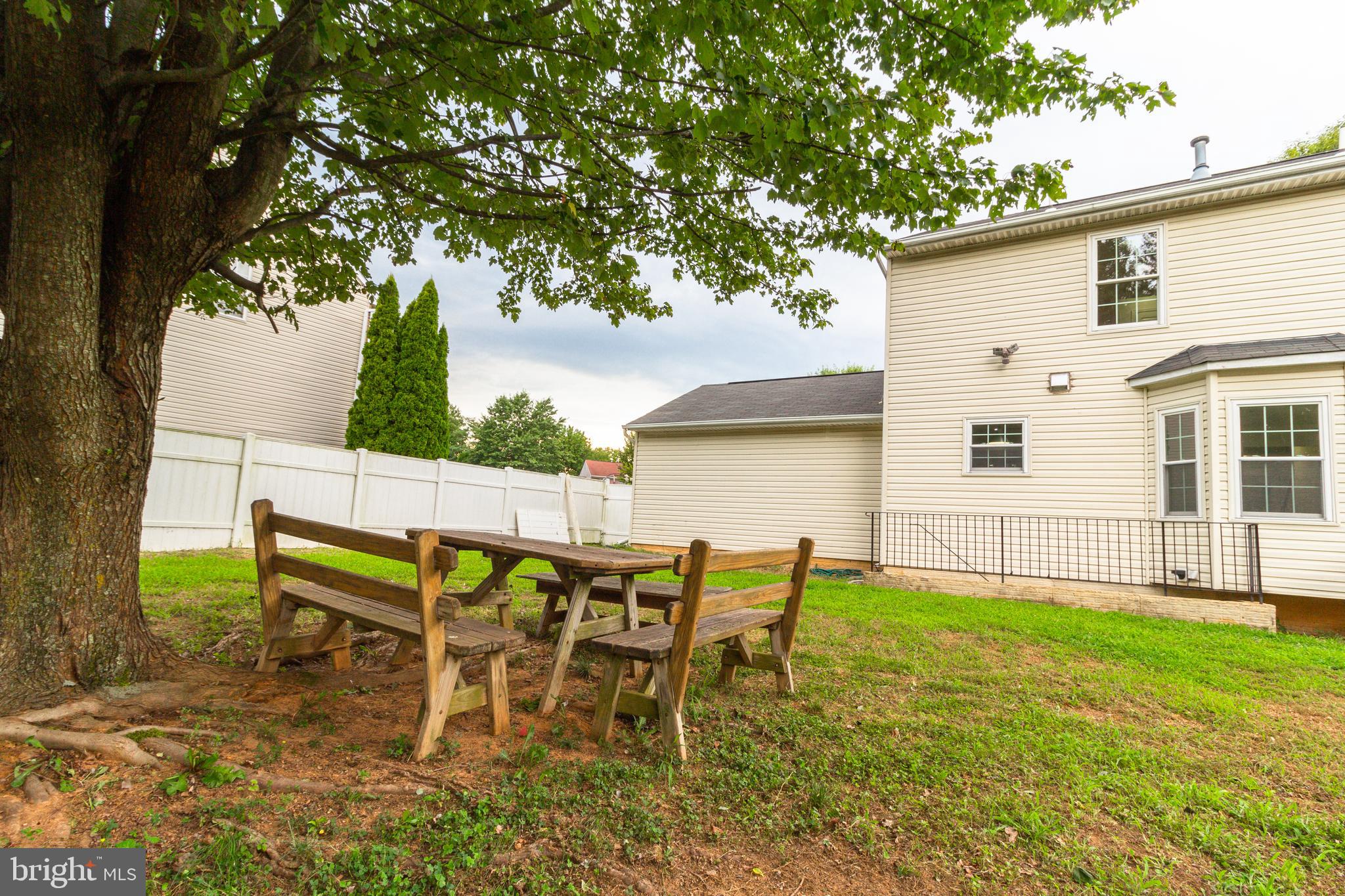 AUTUMN GROVE - Residential