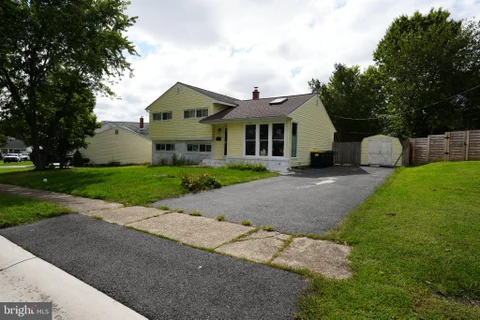 MLS: DENC2106936