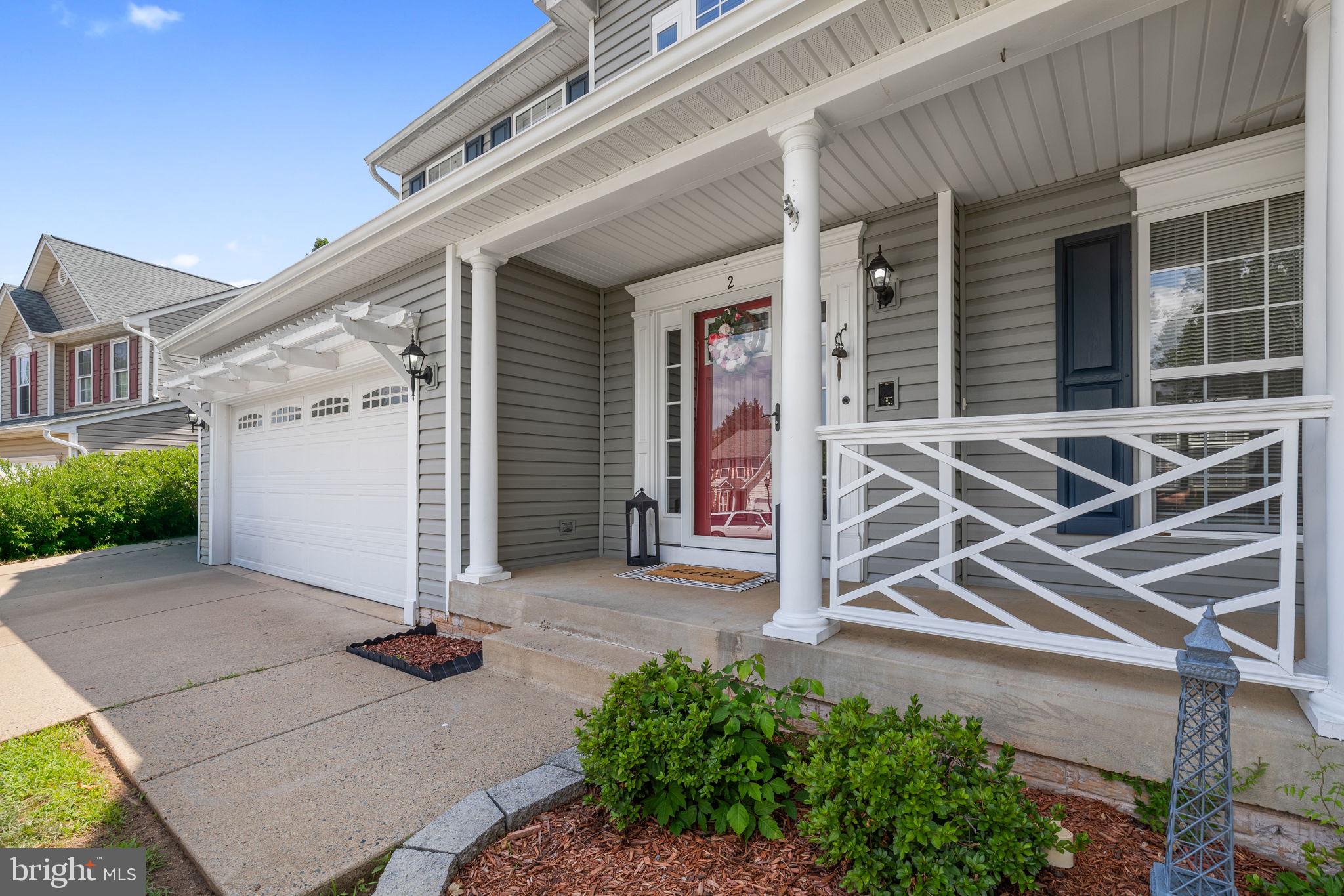2 STONERIDGE COURT