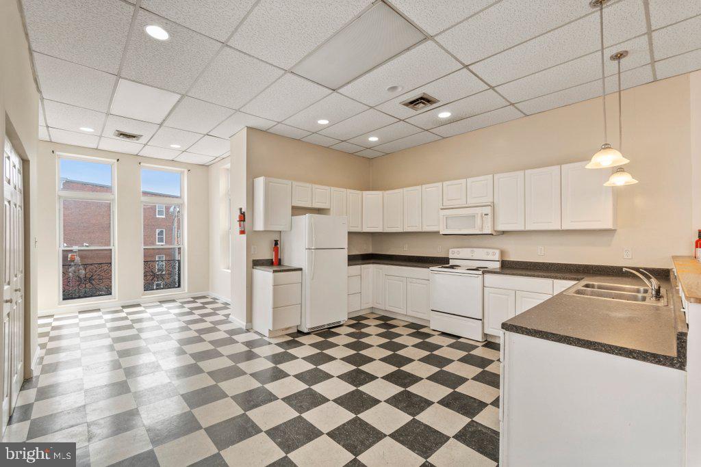 CHARLES NORTH - Residential Lease