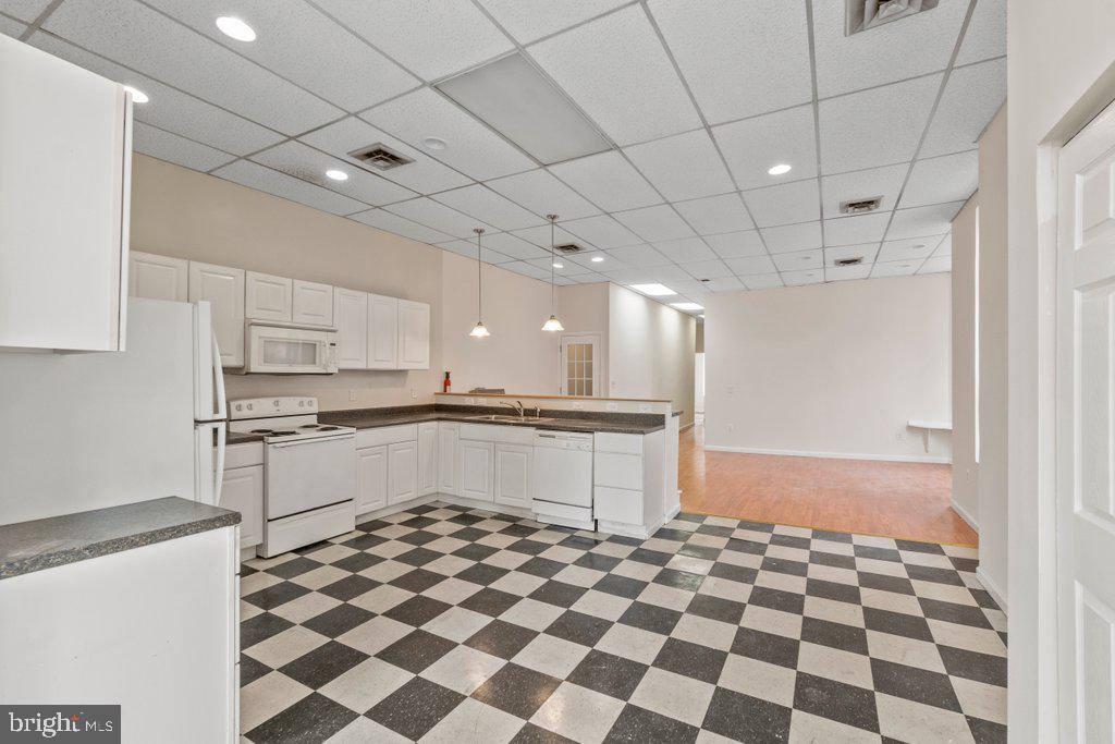 CHARLES NORTH - Residential Lease