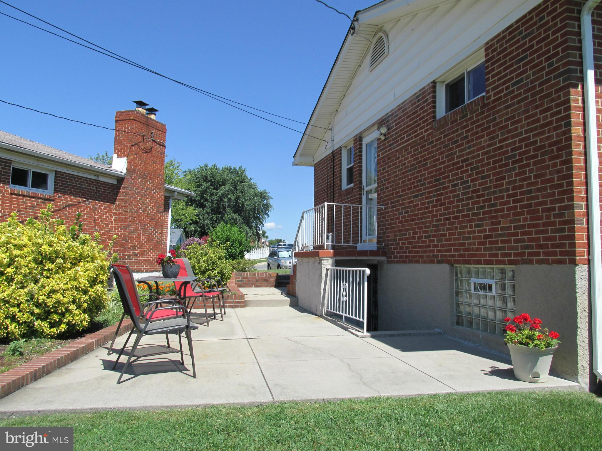 DELVALE MANOR - Residential