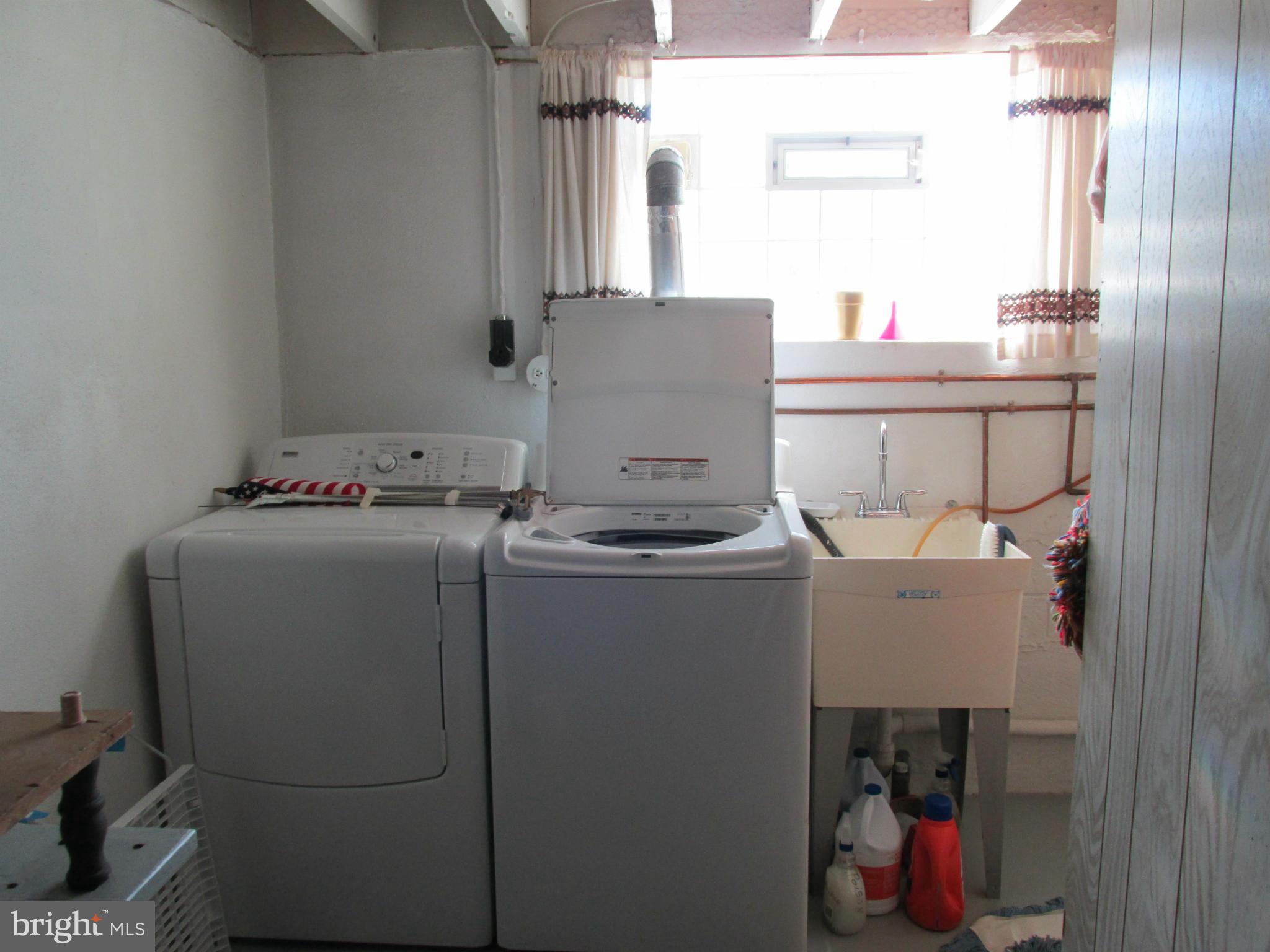 DELVALE MANOR - Residential