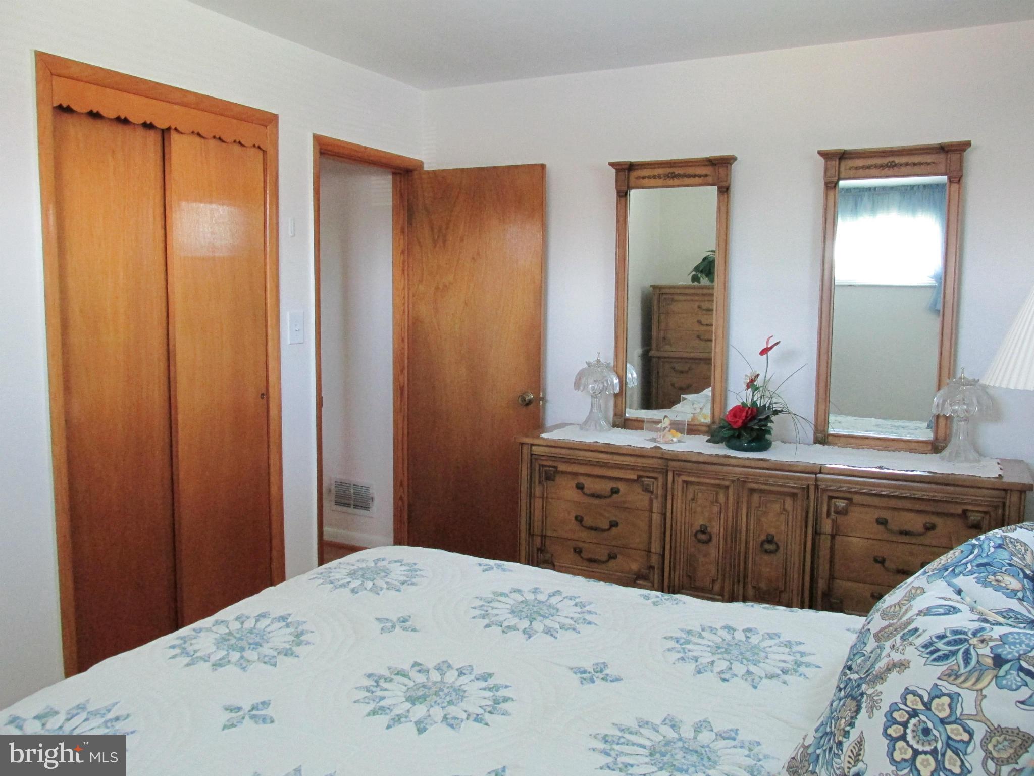 DELVALE MANOR - Residential