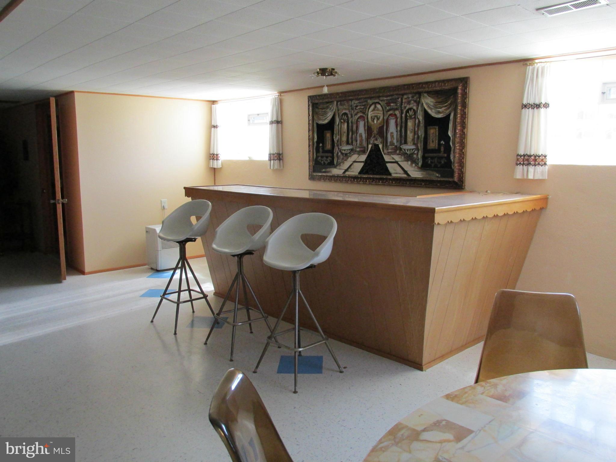 DELVALE MANOR - Residential