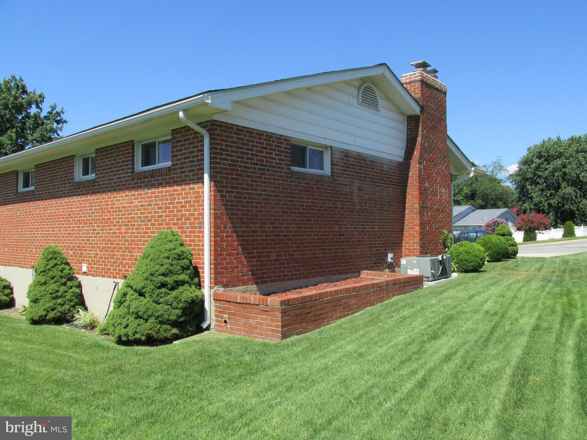 DELVALE MANOR - Residential