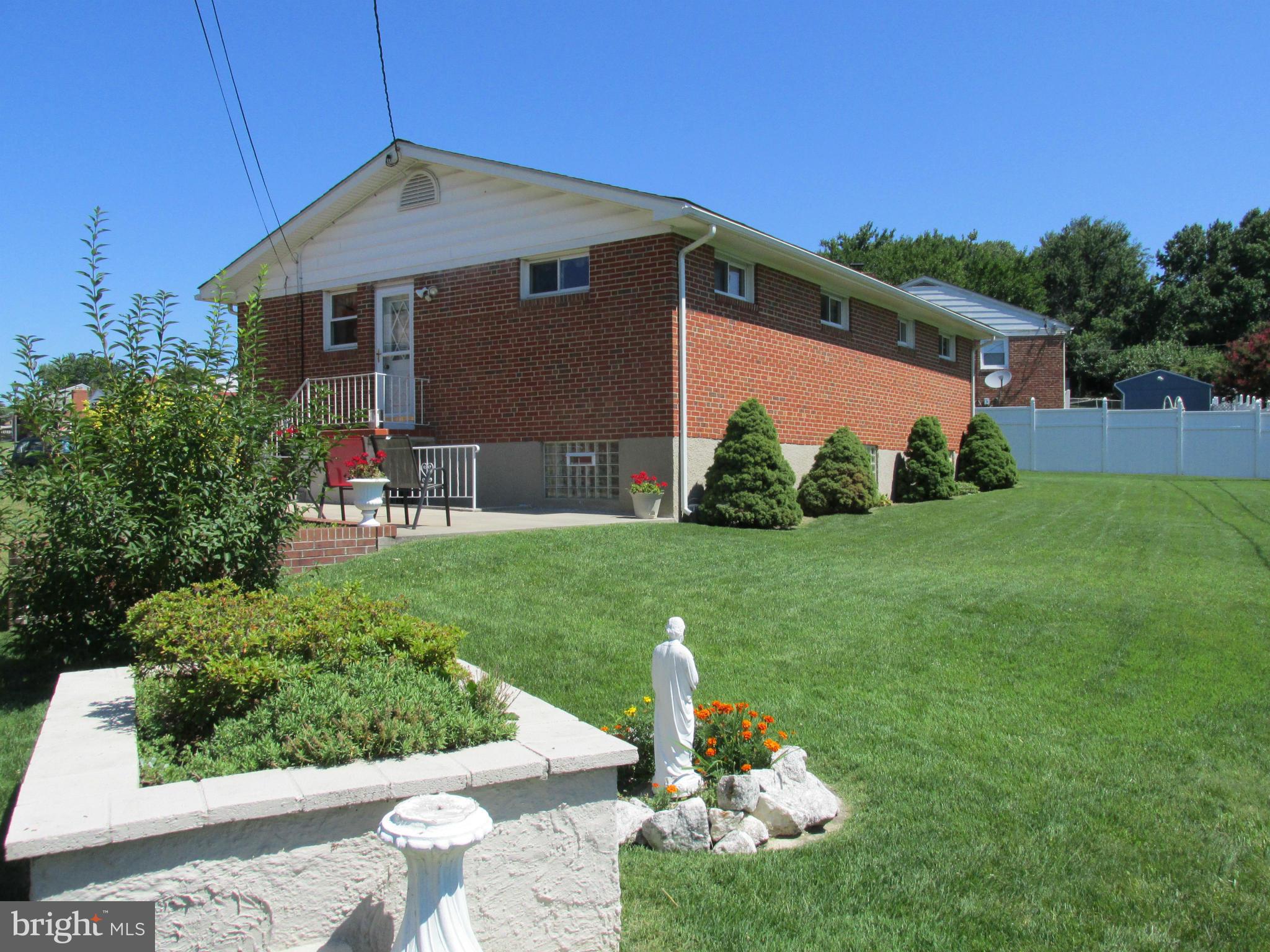 DELVALE MANOR - Residential