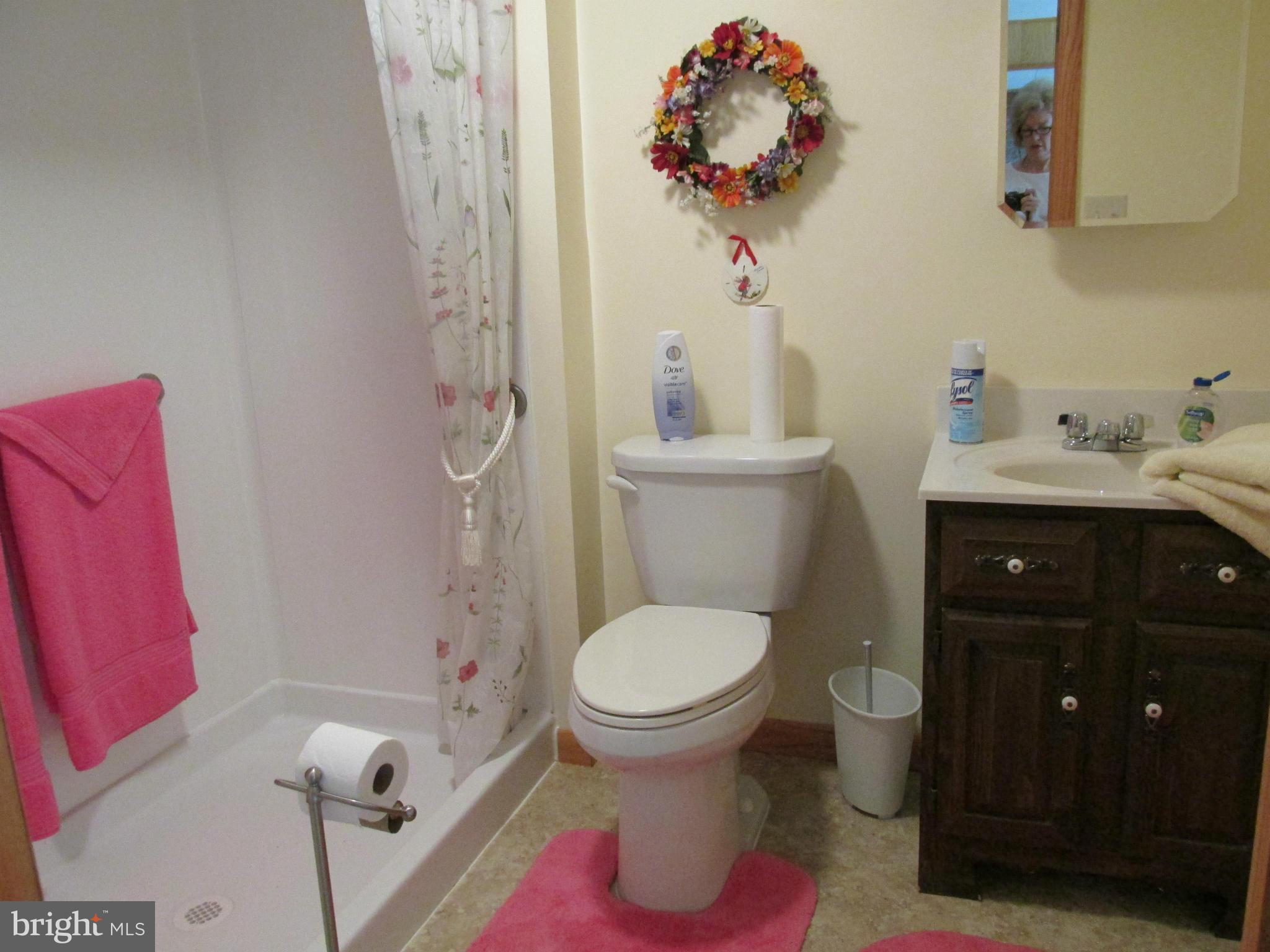 DELVALE MANOR - Residential