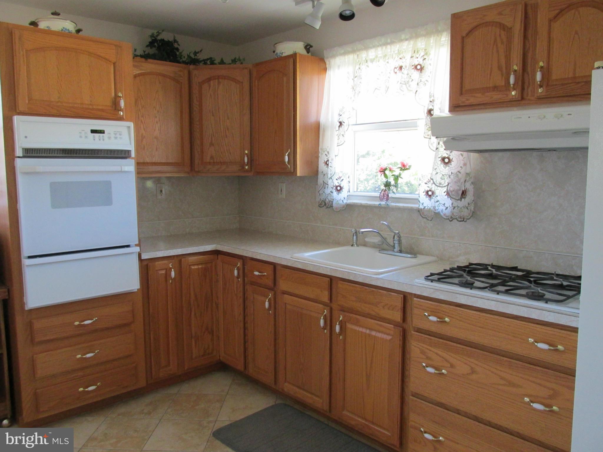 DELVALE MANOR - Residential