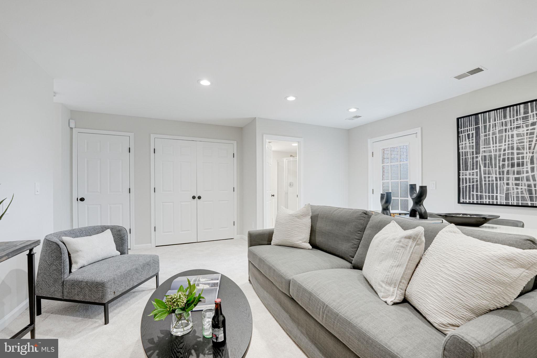 RESTON - Residential