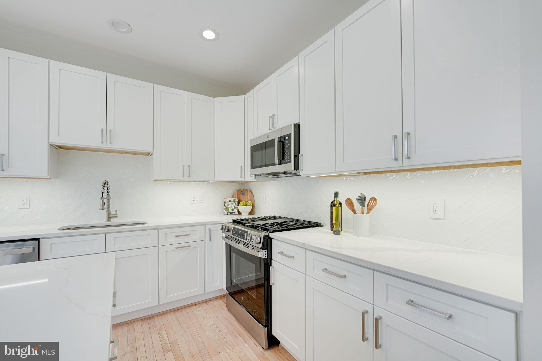 RESTON - Residential