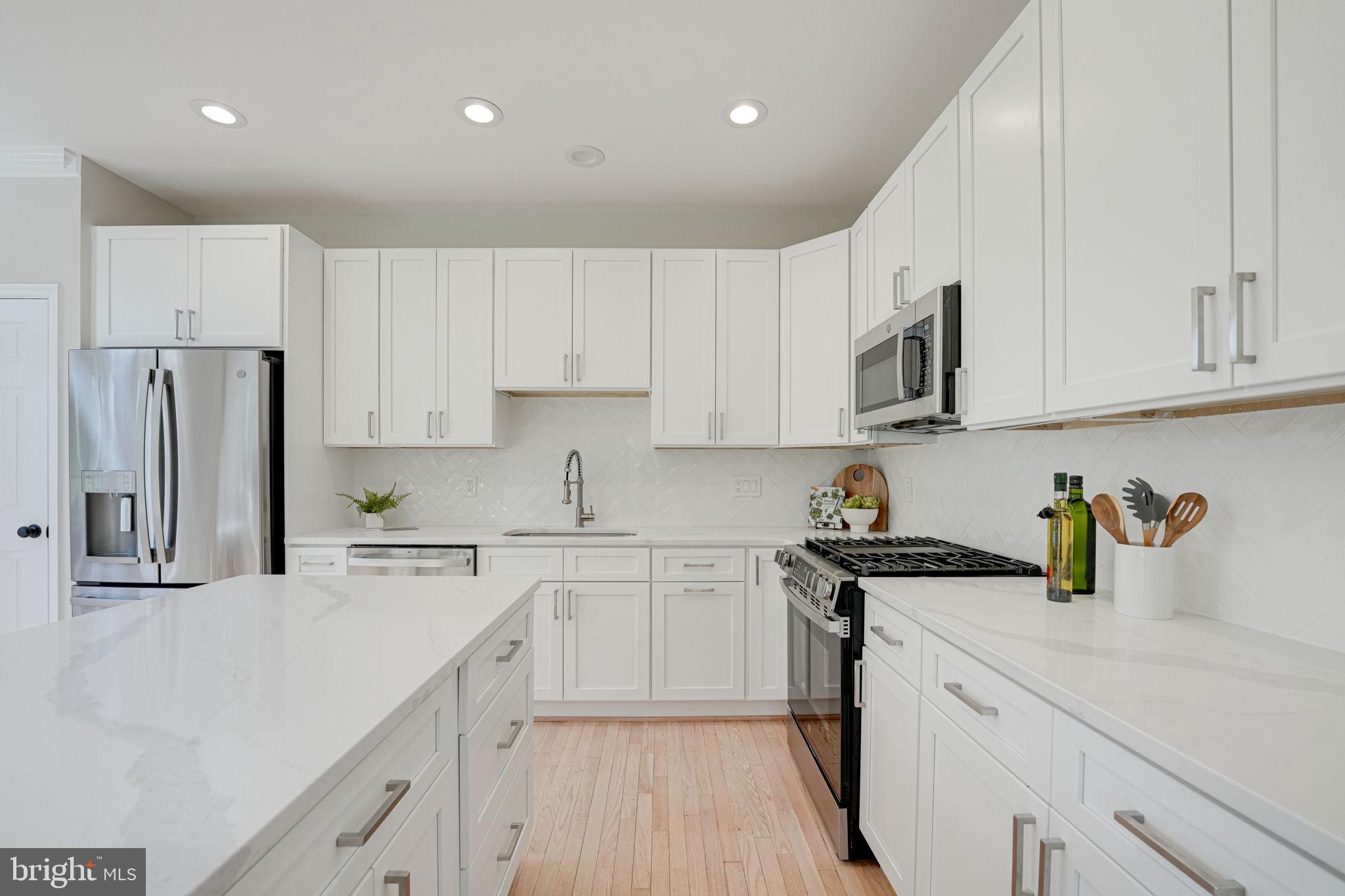 RESTON - Residential