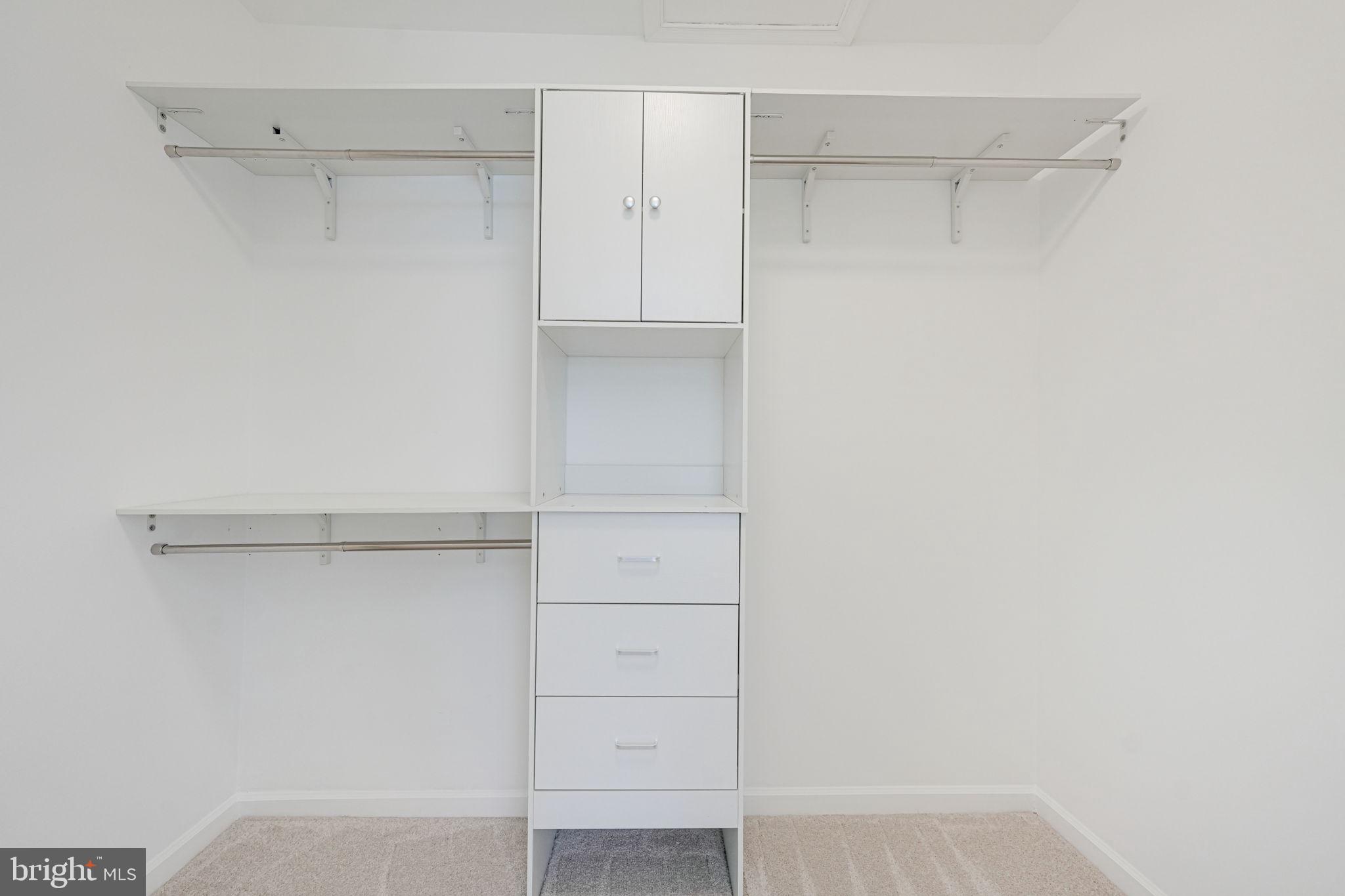 RESTON - Residential