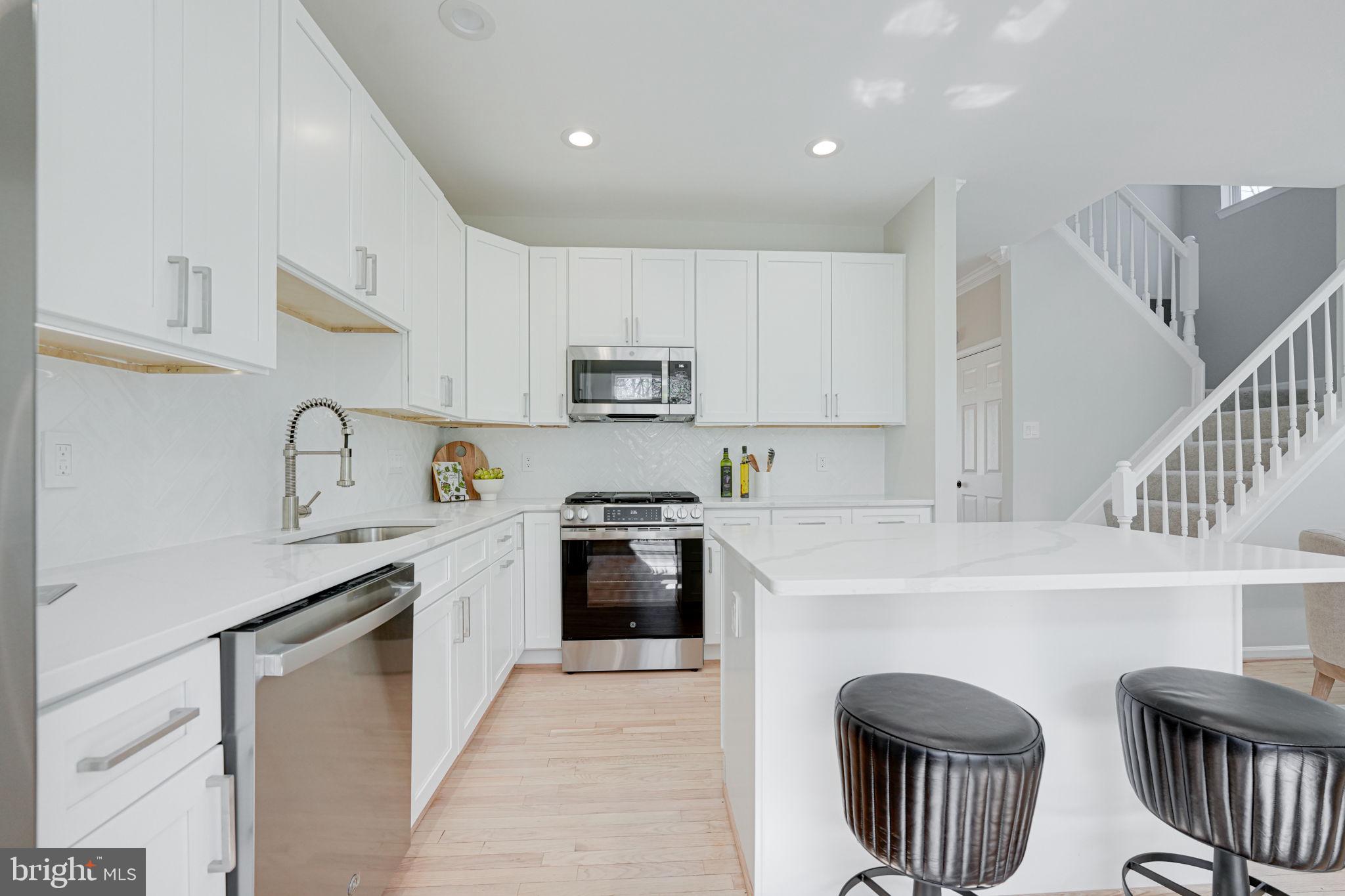 RESTON - Residential