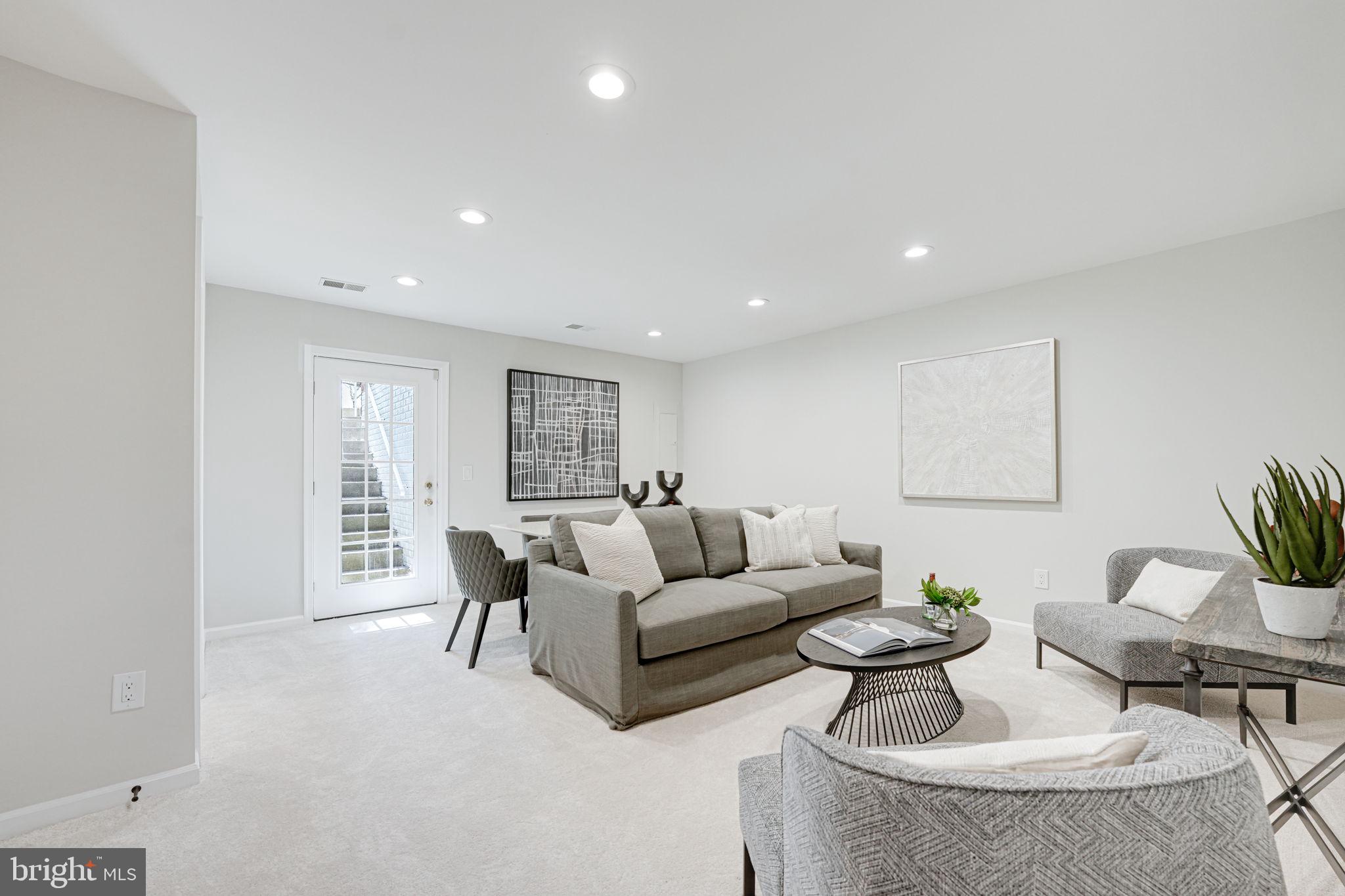 RESTON - Residential