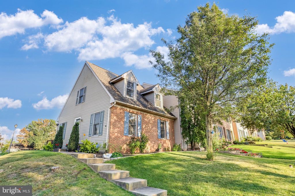 Photo of 508 STONECREST CT, STEVENS, PA 17578 (MLS # PALA2040490)