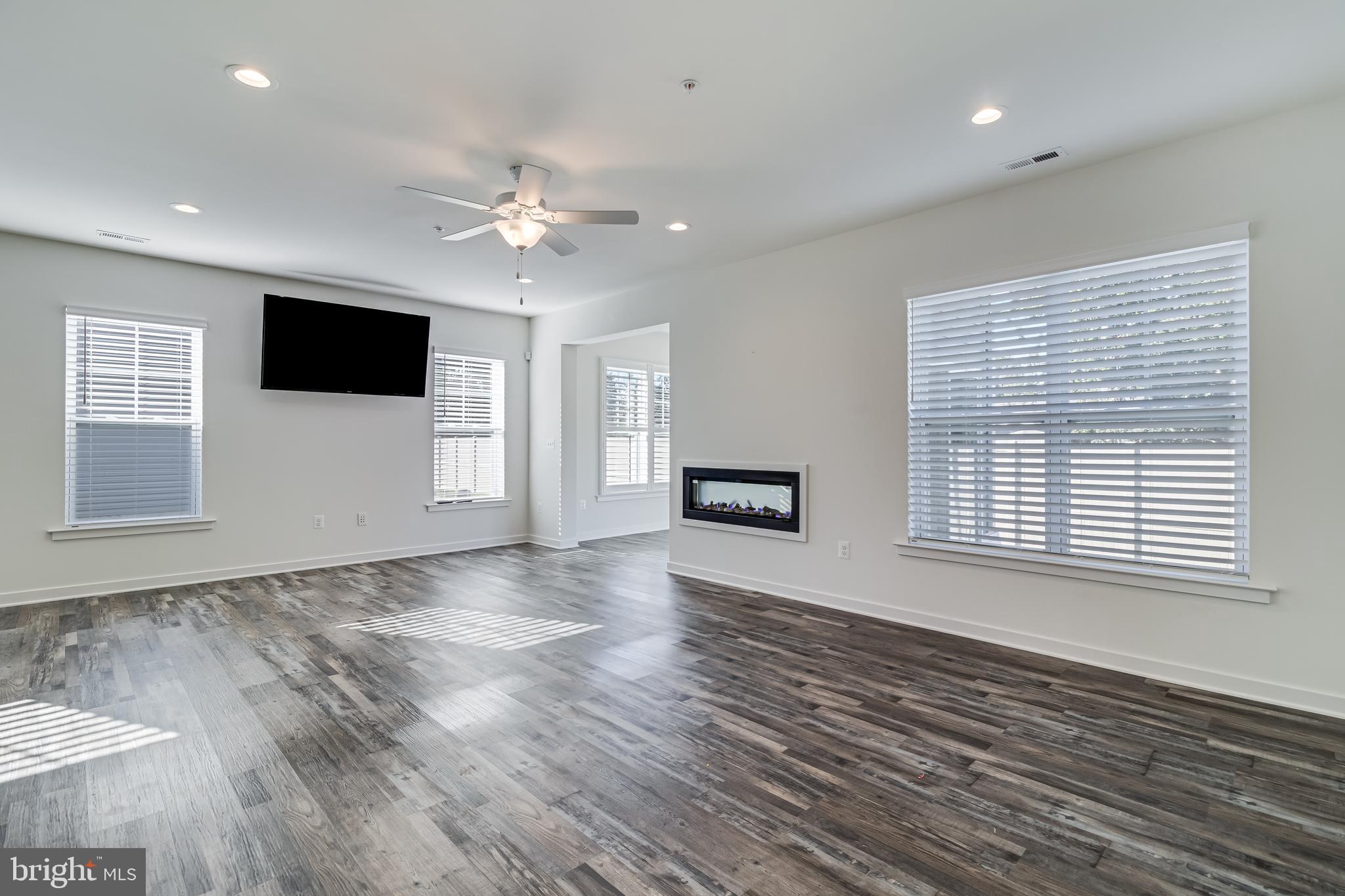 HAWTHORNE GREENE - Residential