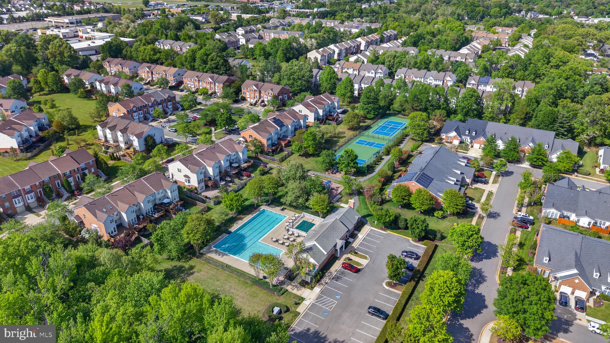 336 COLONY POINT PLACE