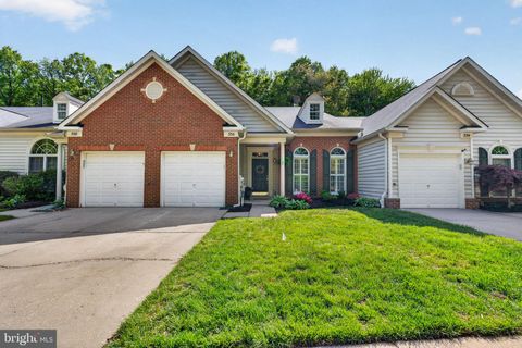 Townhouse For Sale - 336 Colony Point Place<br/> EDGEWATER, MD 21037