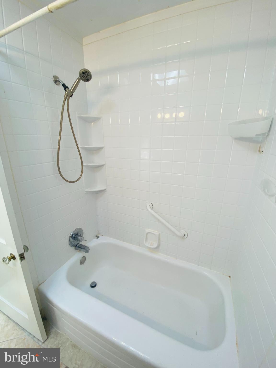 BAYVIEW - Residential Lease