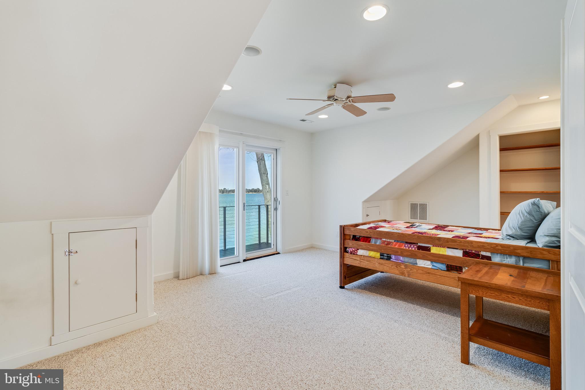 WATERLOO SHORES - Residential