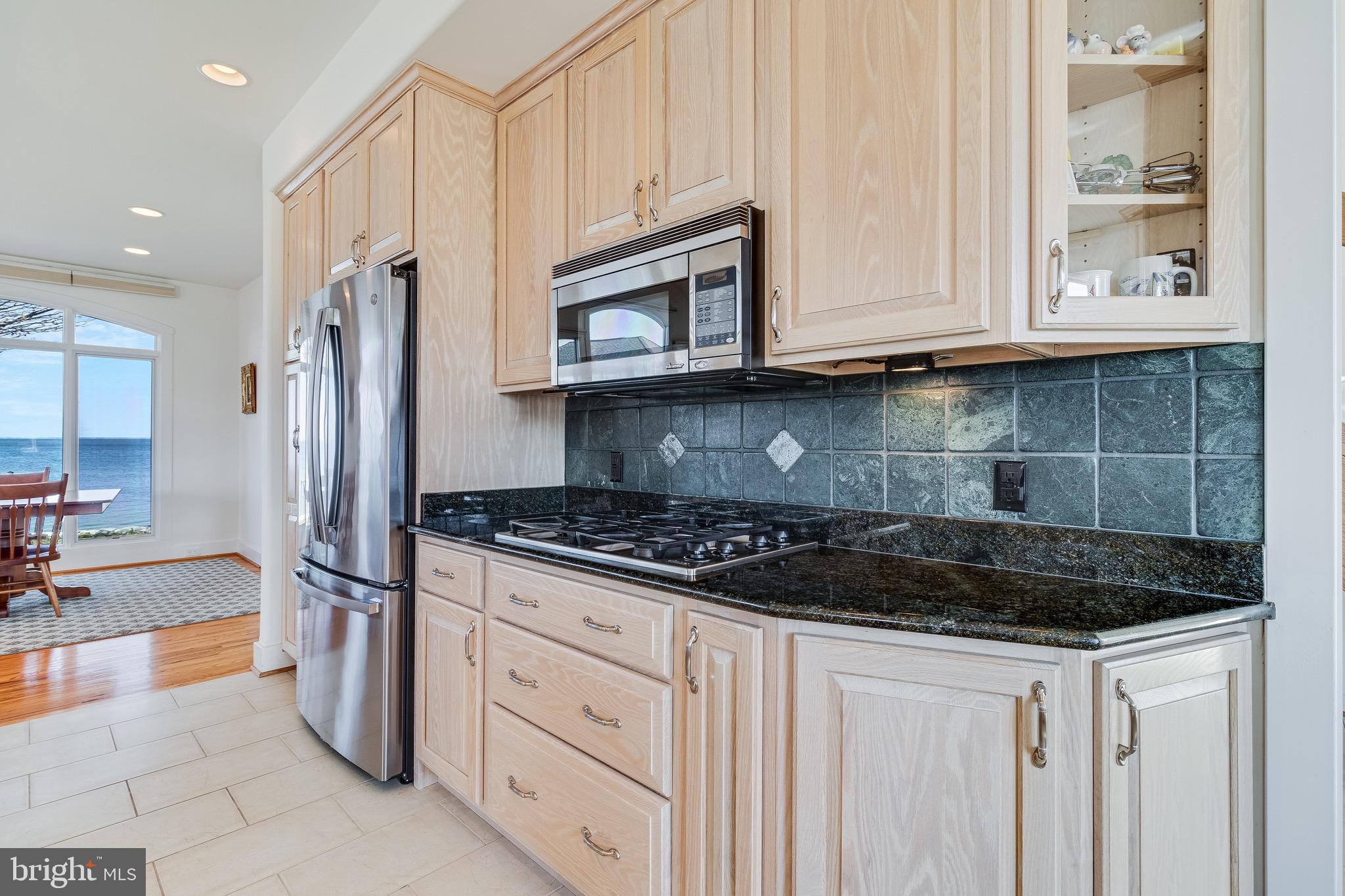 WATERLOO SHORES - Residential