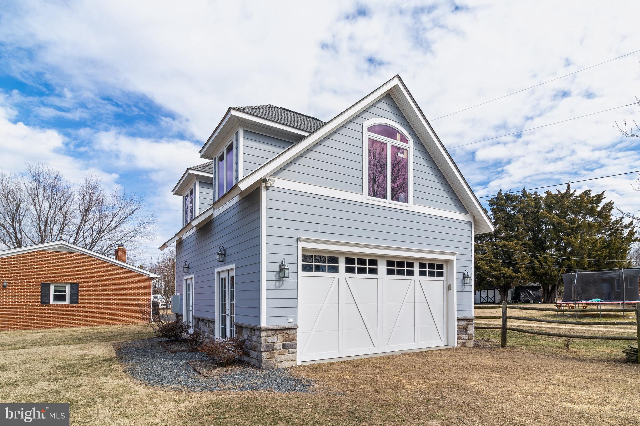 WATERLOO SHORES - Residential