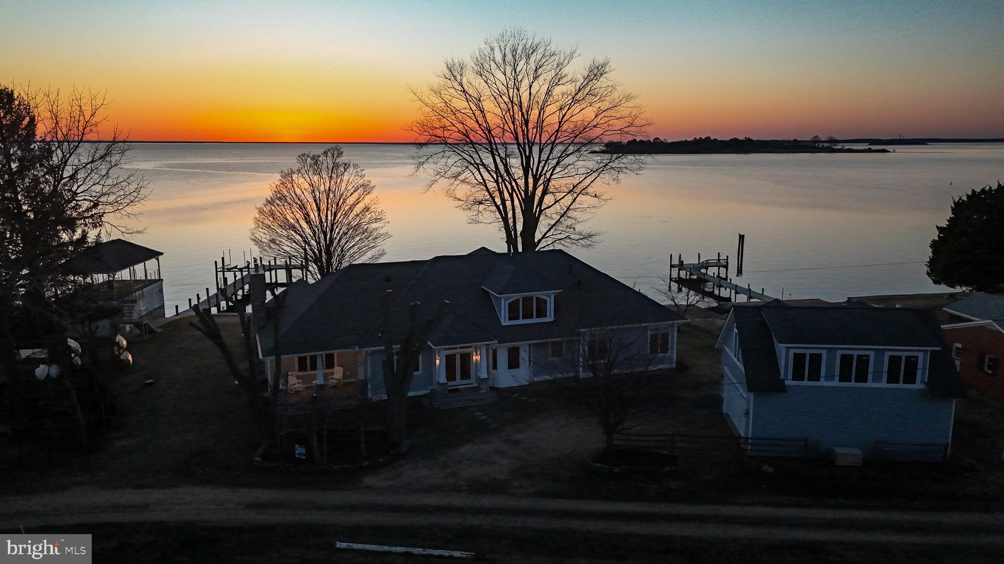 WATERLOO SHORES - Residential