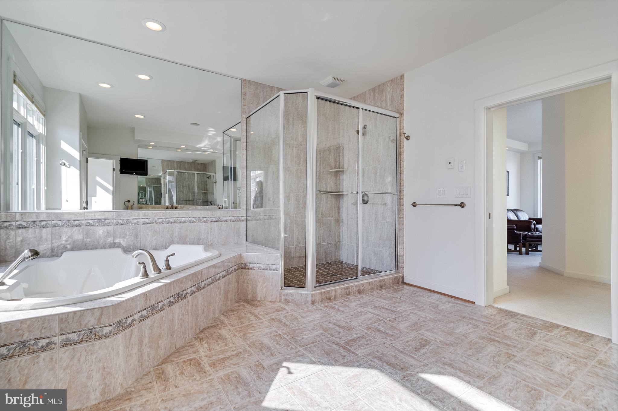 WATERLOO SHORES - Residential