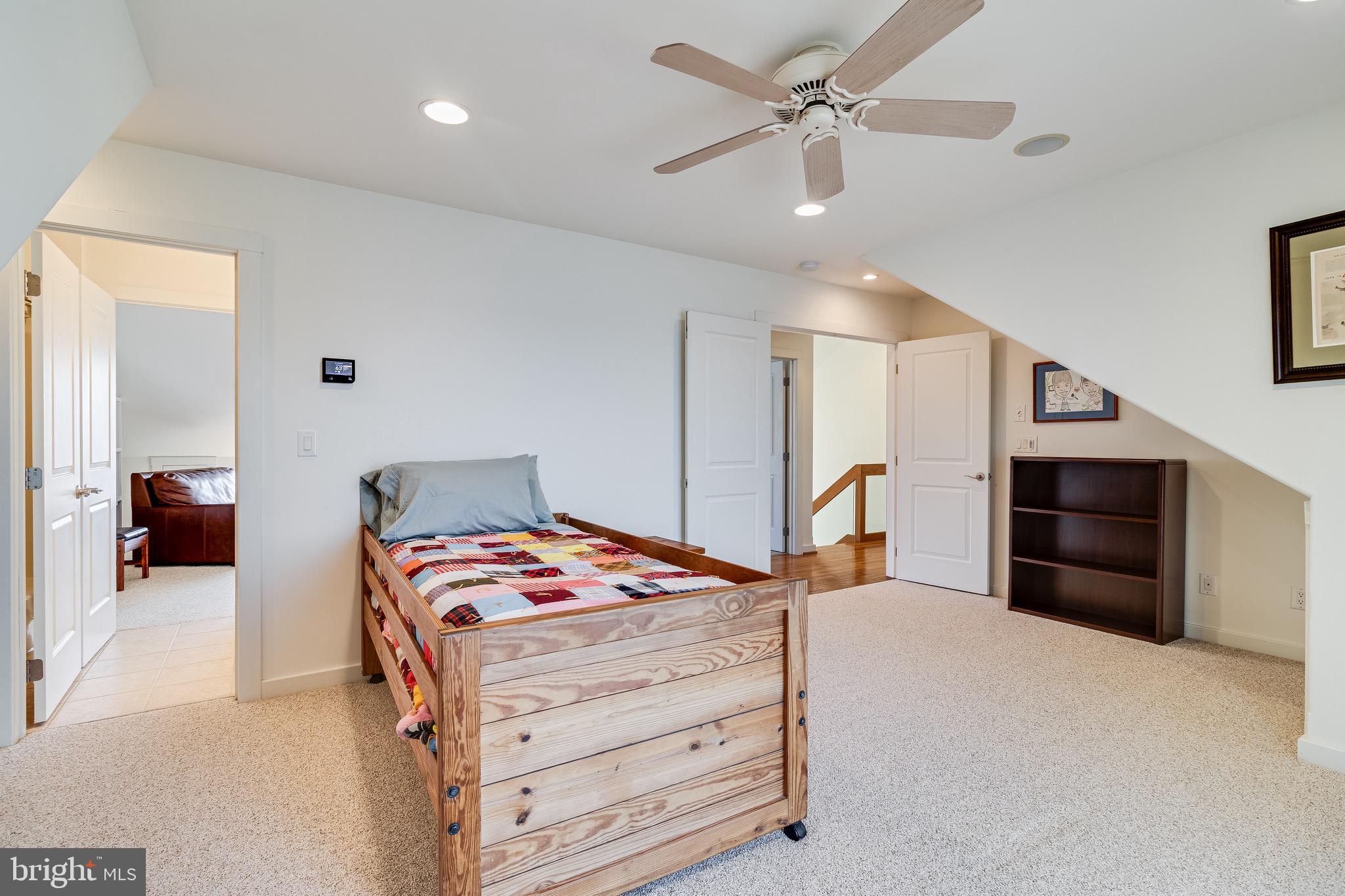 WATERLOO SHORES - Residential