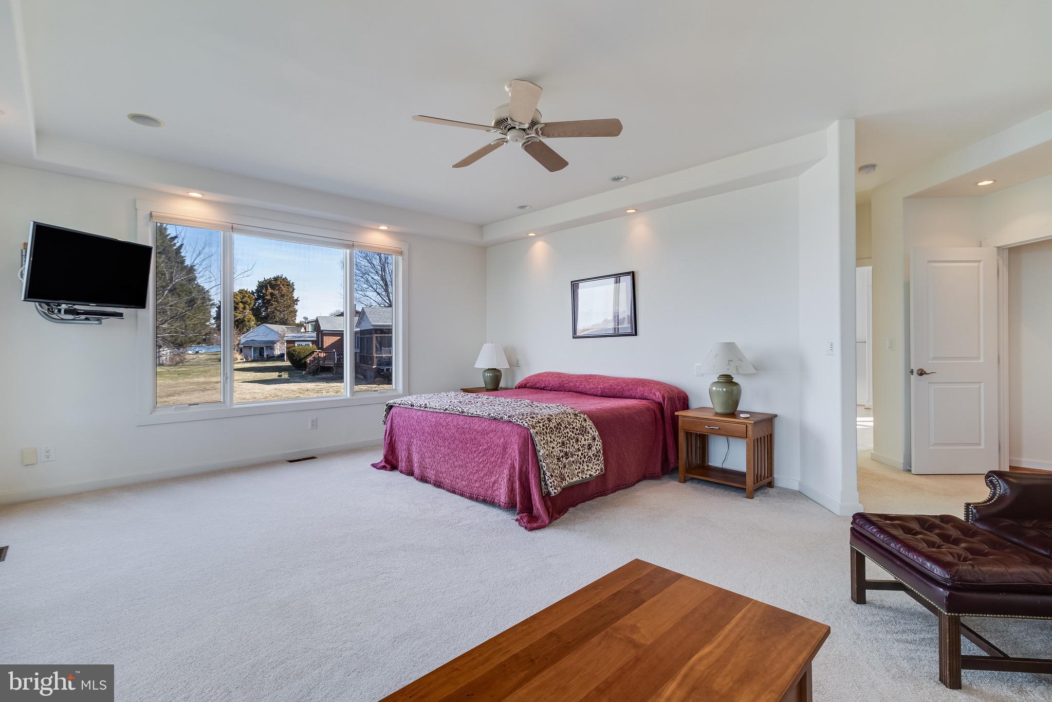 WATERLOO SHORES - Residential