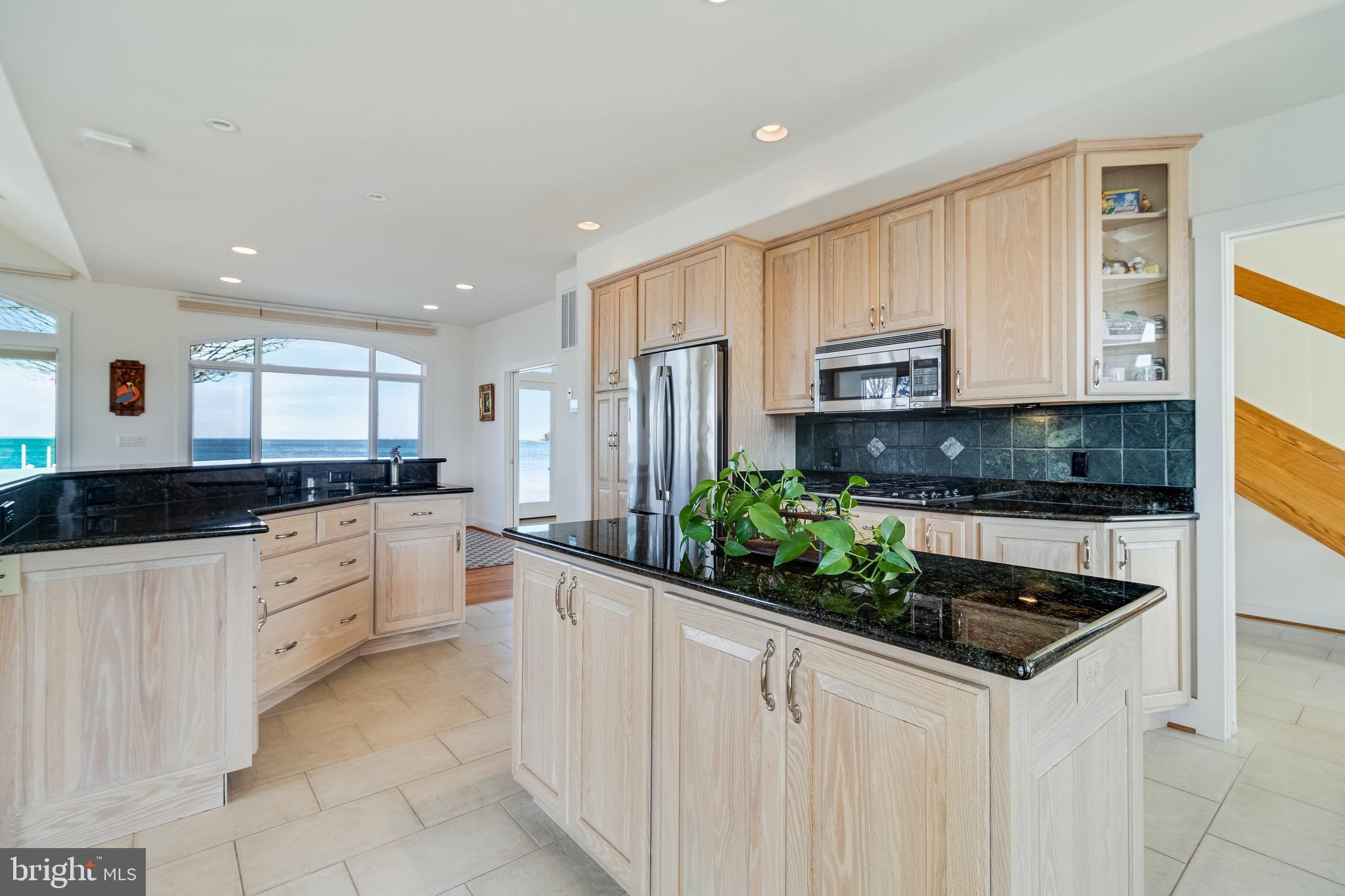 WATERLOO SHORES - Residential