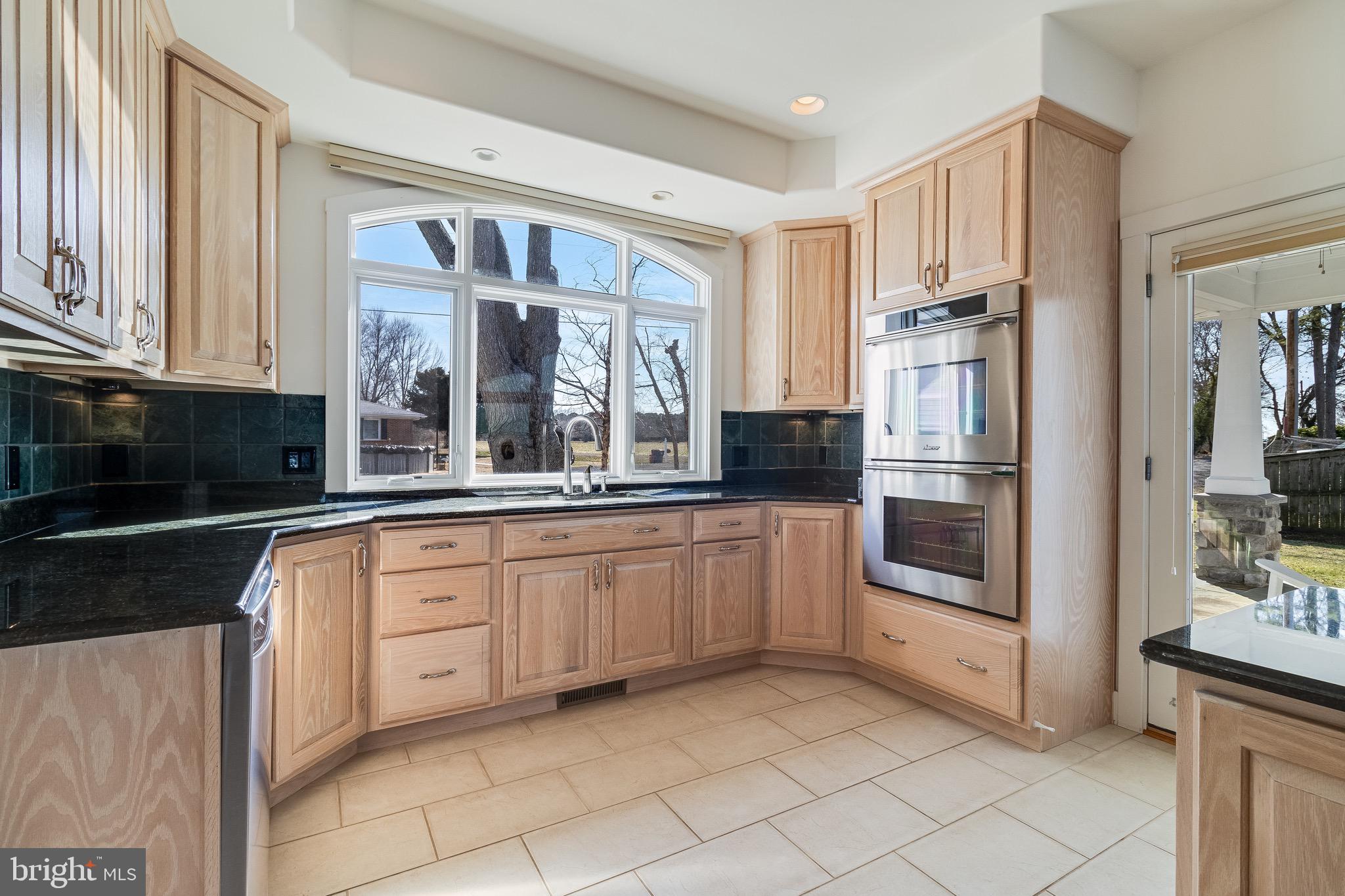 WATERLOO SHORES - Residential