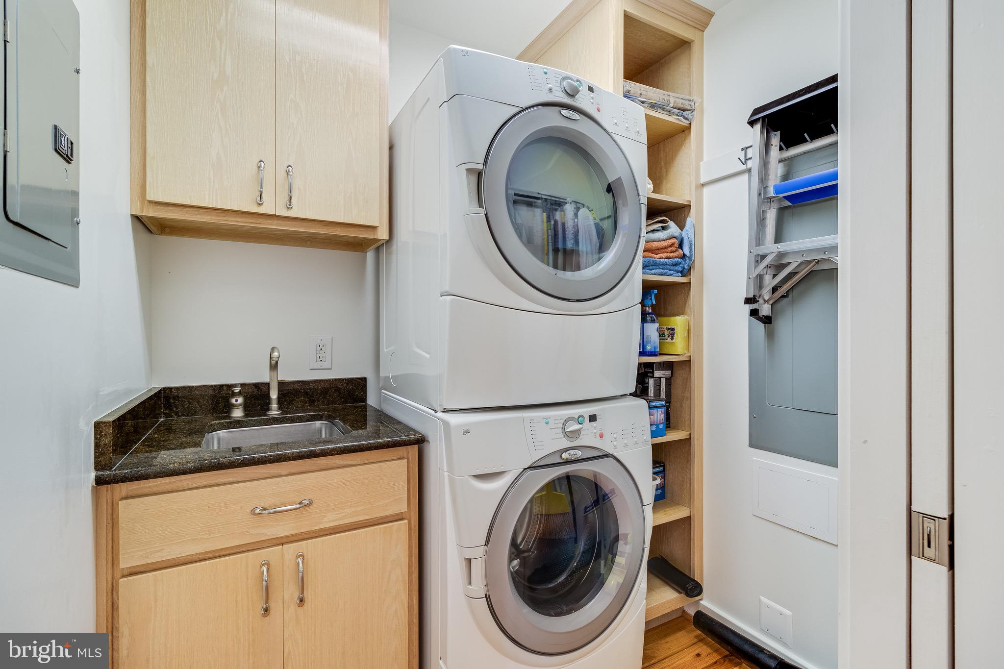 WATERLOO SHORES - Residential