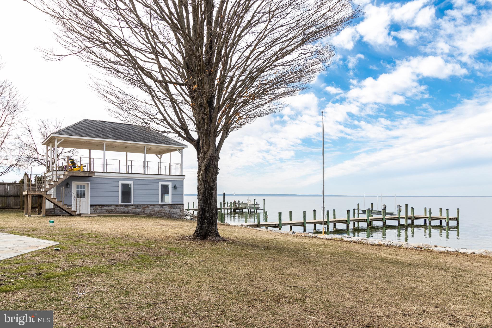 WATERLOO SHORES - Residential