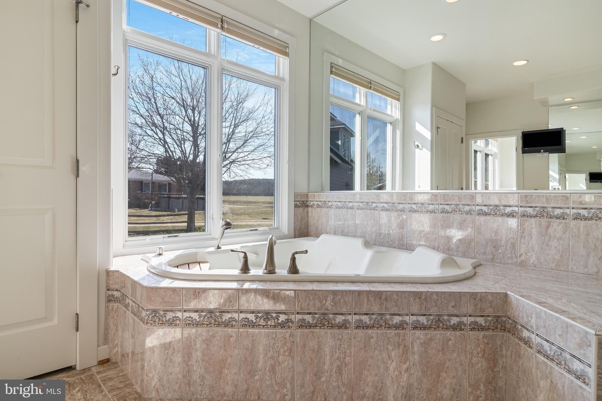 WATERLOO SHORES - Residential