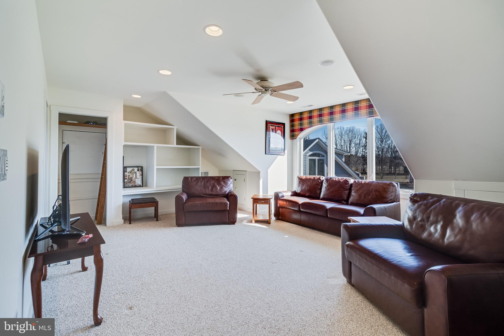 WATERLOO SHORES - Residential