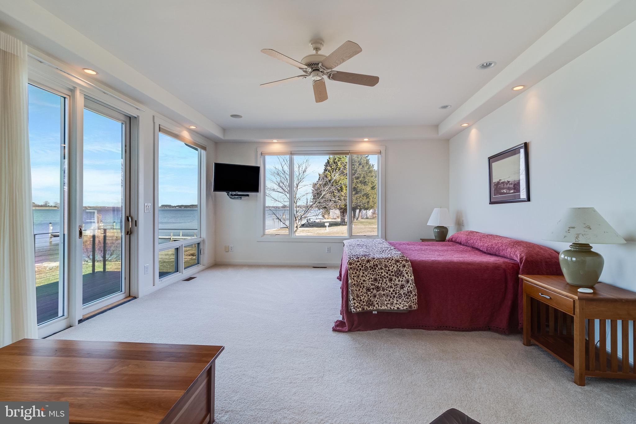 WATERLOO SHORES - Residential