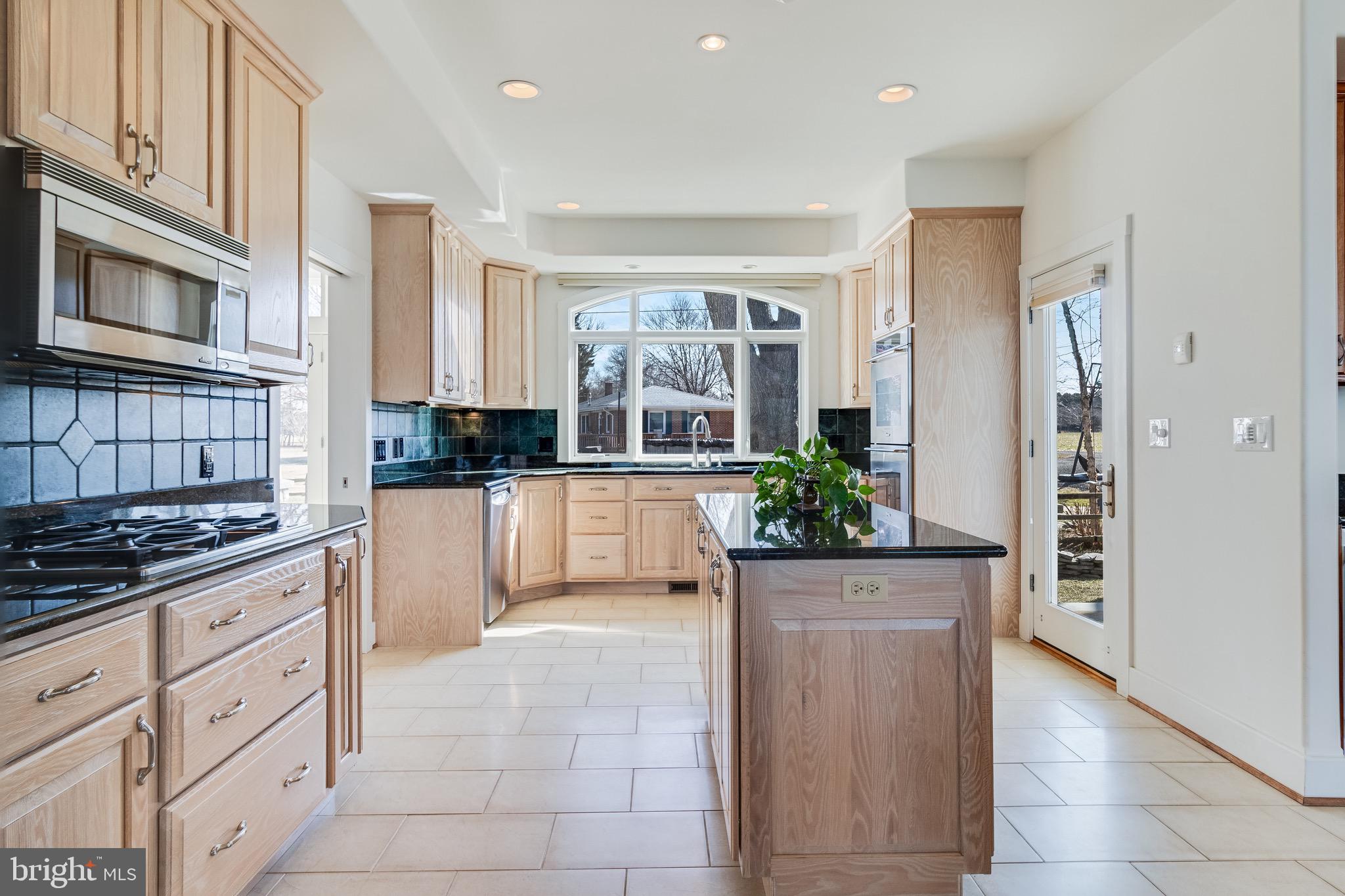 WATERLOO SHORES - Residential