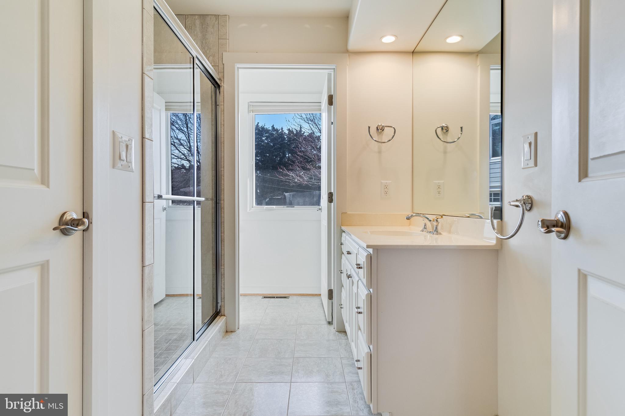 WATERLOO SHORES - Residential