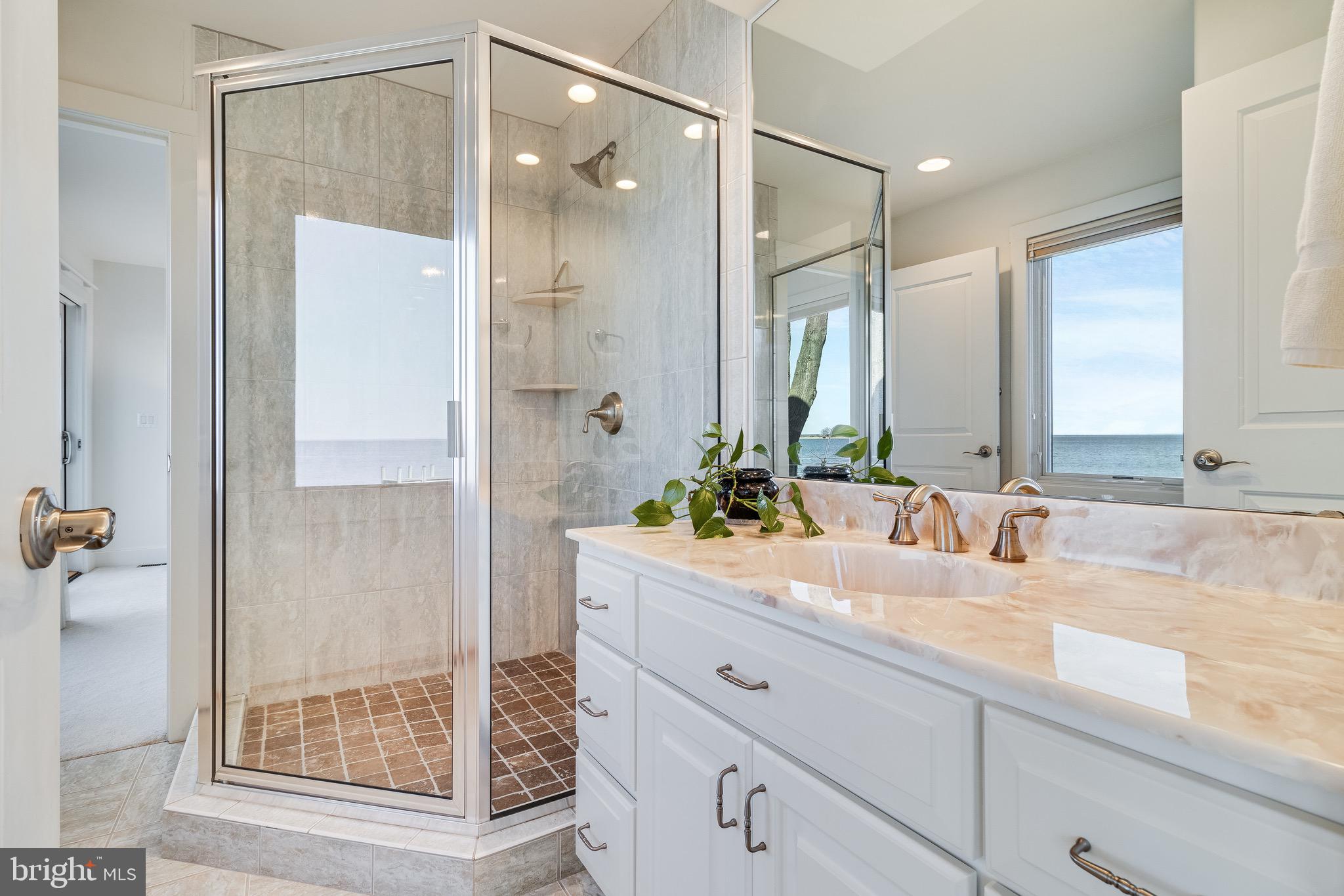 WATERLOO SHORES - Residential