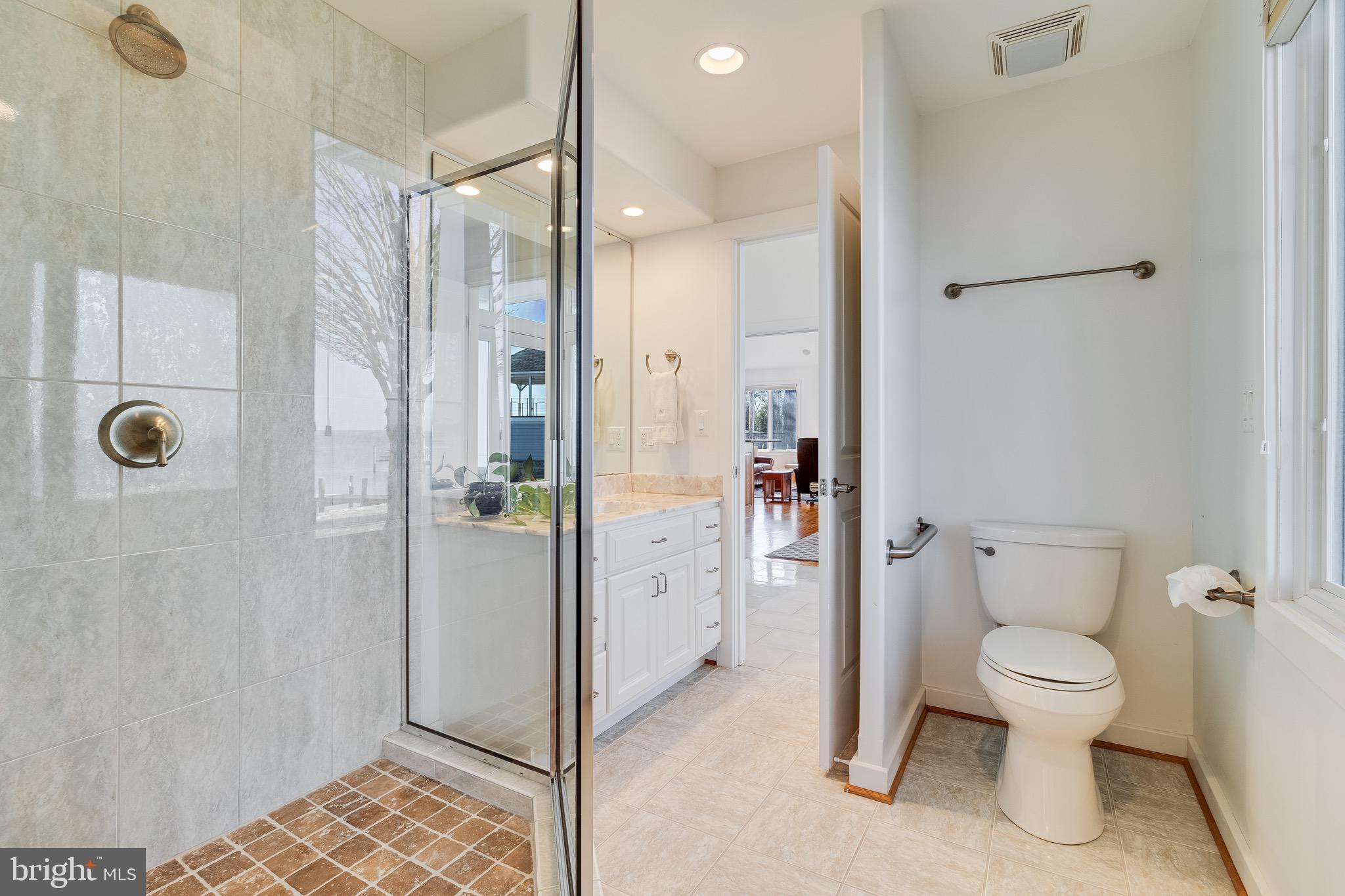 WATERLOO SHORES - Residential